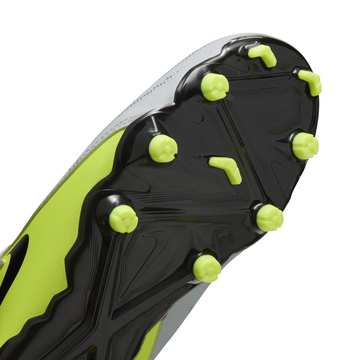 product/n/i/nike_fd6722-003_metallic-silver-black-volt_9.jpg