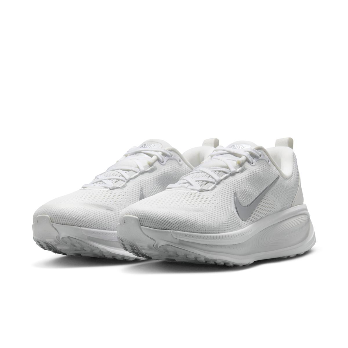 product/n/i/nike_hm6804-104_white-metallic-silver-photon-dust_1.jpg