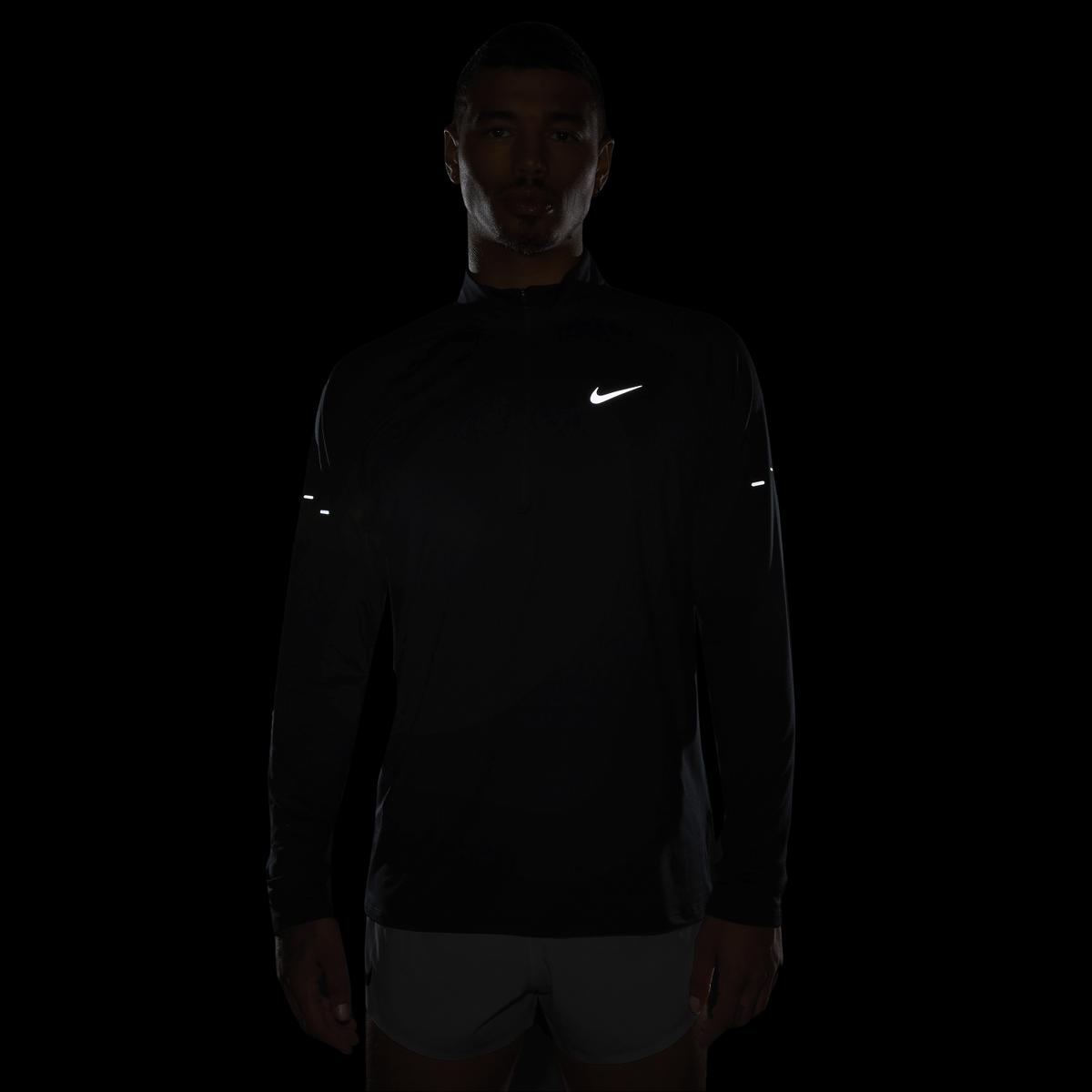 product/n/i/nike_hv2180-010_noir_1.jpg