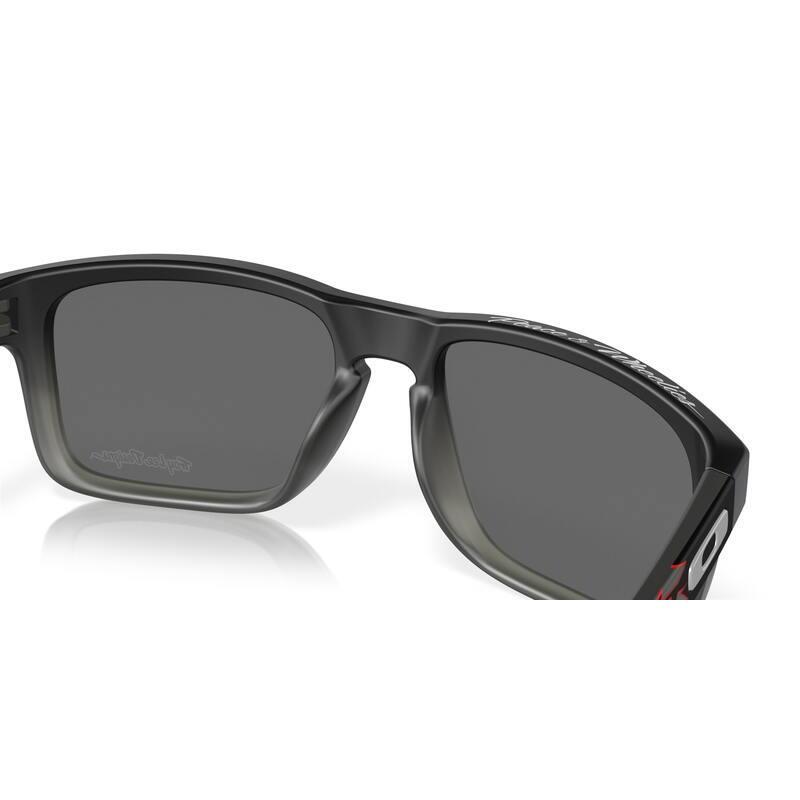 product/o/a/oakley_8007932011_black_3.jpg