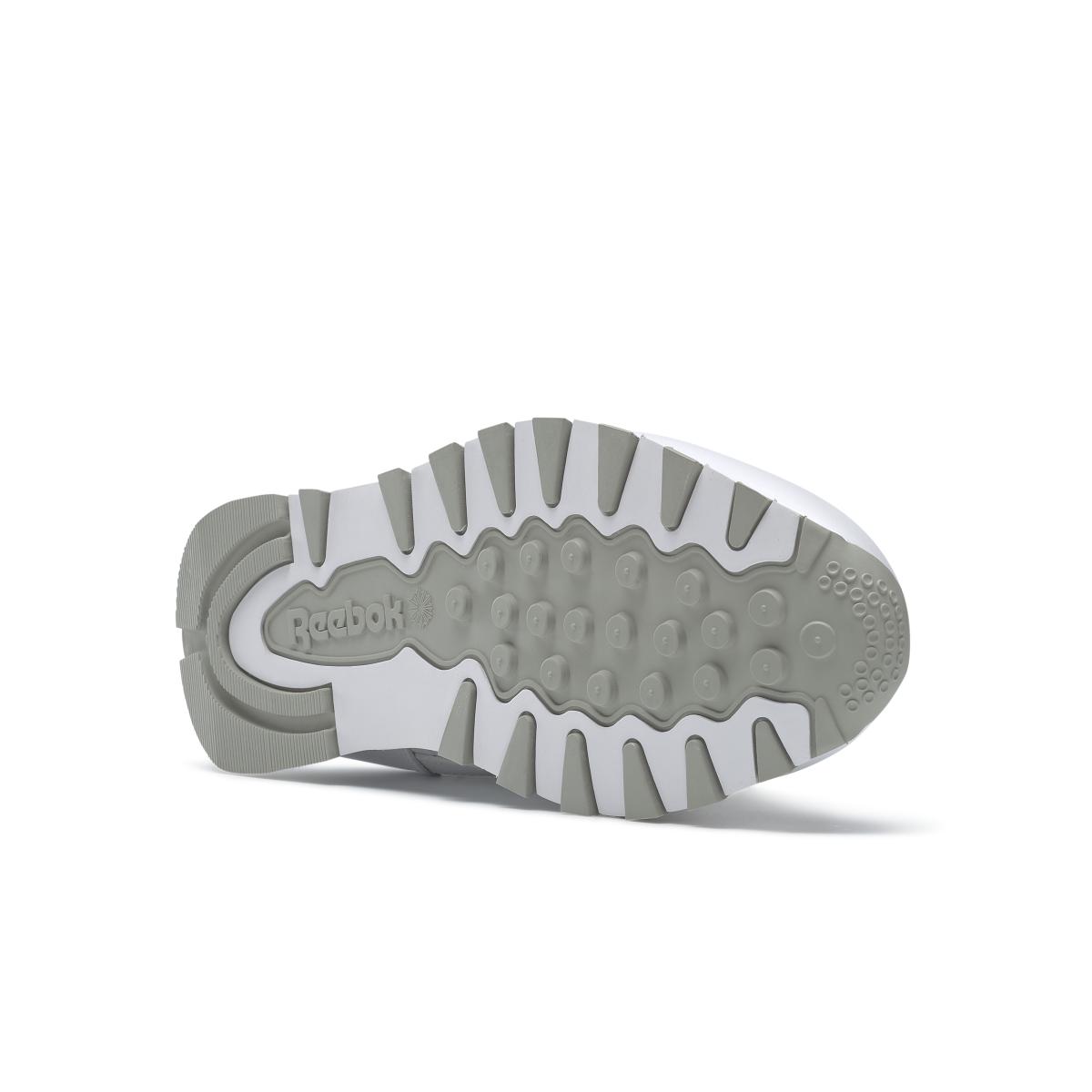 product/r/e/reebok-classics_2214_4_footwear_photography_bottom_view_white_000.jpg