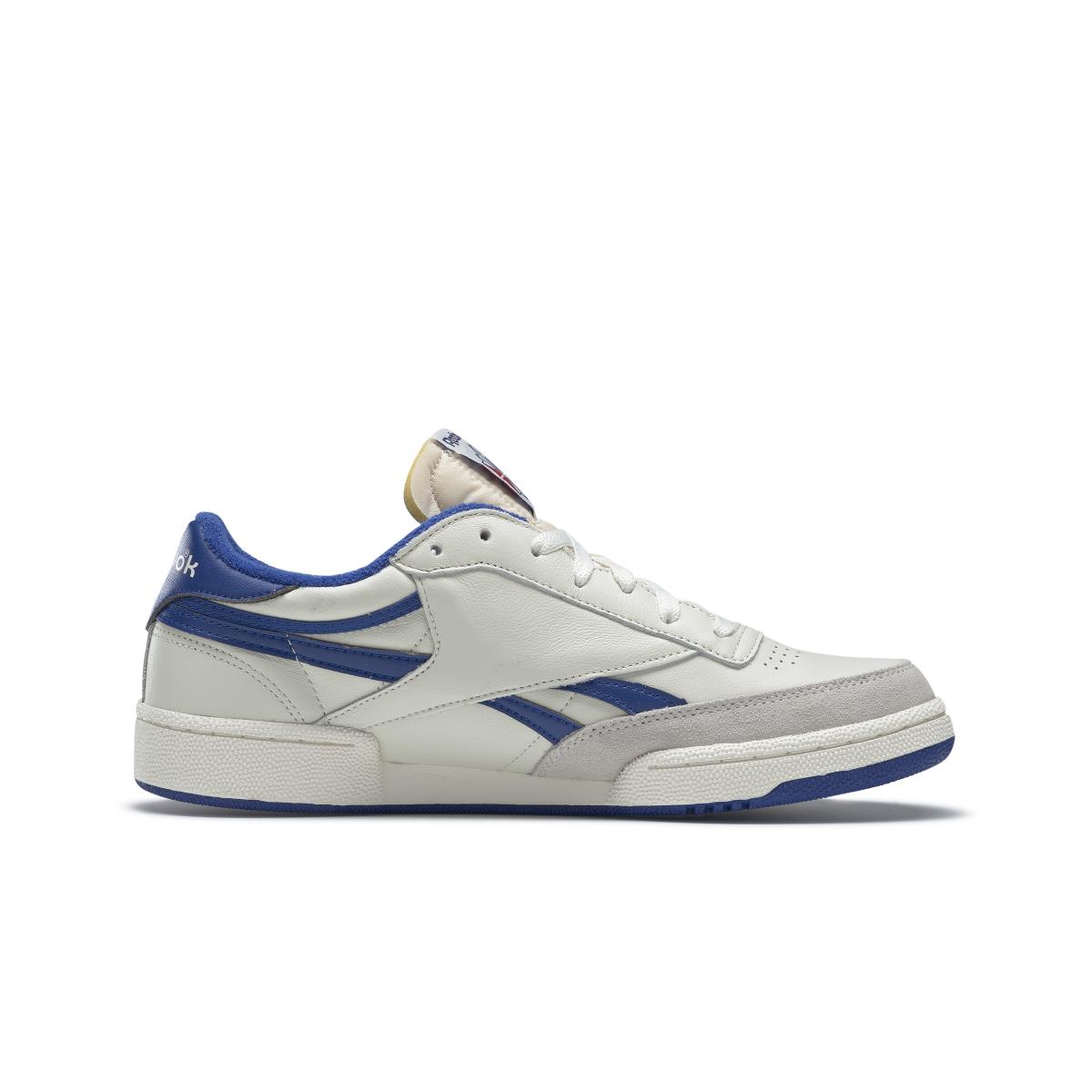 product/r/e/reebok-classics_fw4863_4_footwear_photography_side_medial_center_view_white_000.jpg