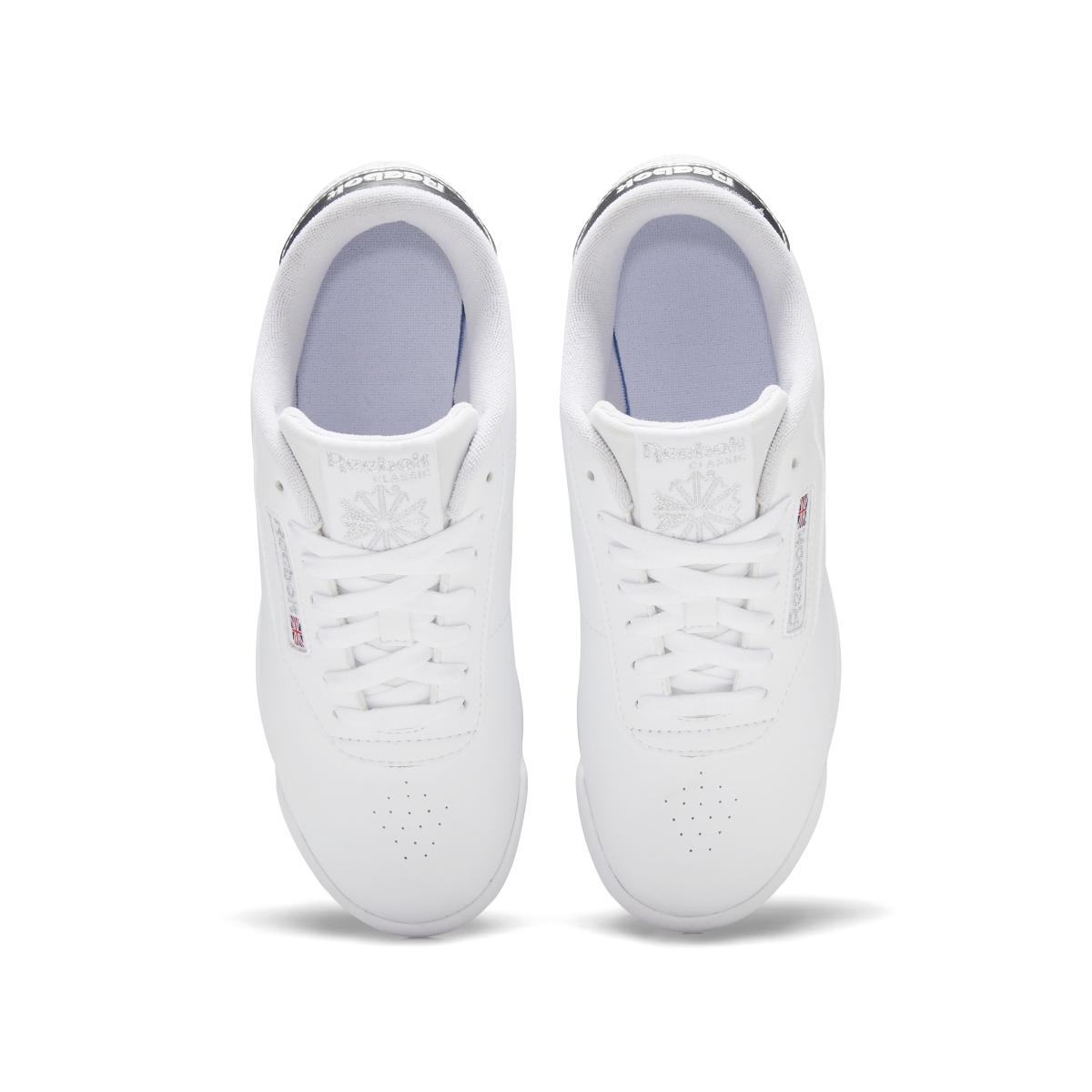 product/r/e/reebok-classics_gy6182_2_footwear_photography_top_portrait_view_white_000.jpg