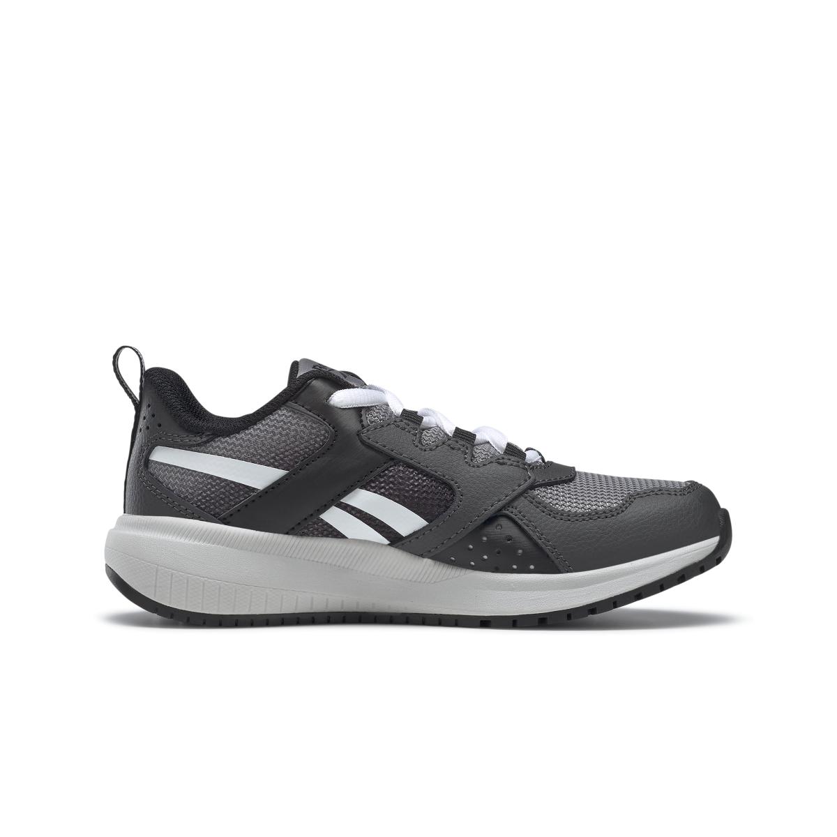 product/r/e/reebok_g57453_4_footwear_photography_side_medial_center_view_white_000.jpg