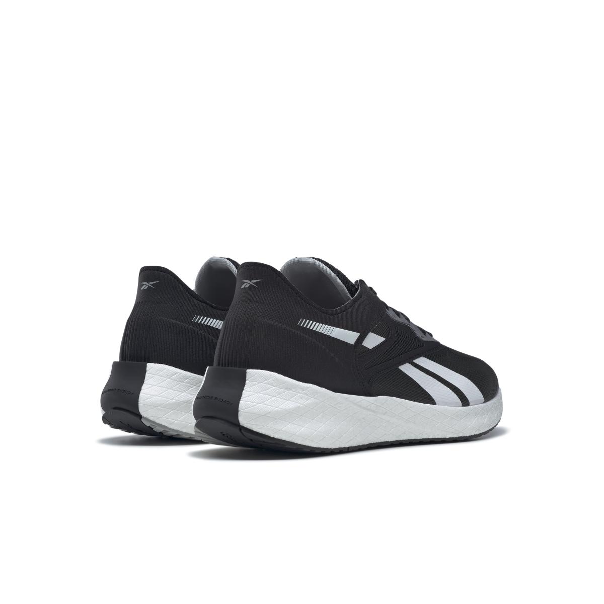 product/r/e/reebok_gw7197_6_footwear_photography_back_lateral_top_view_white.jpg