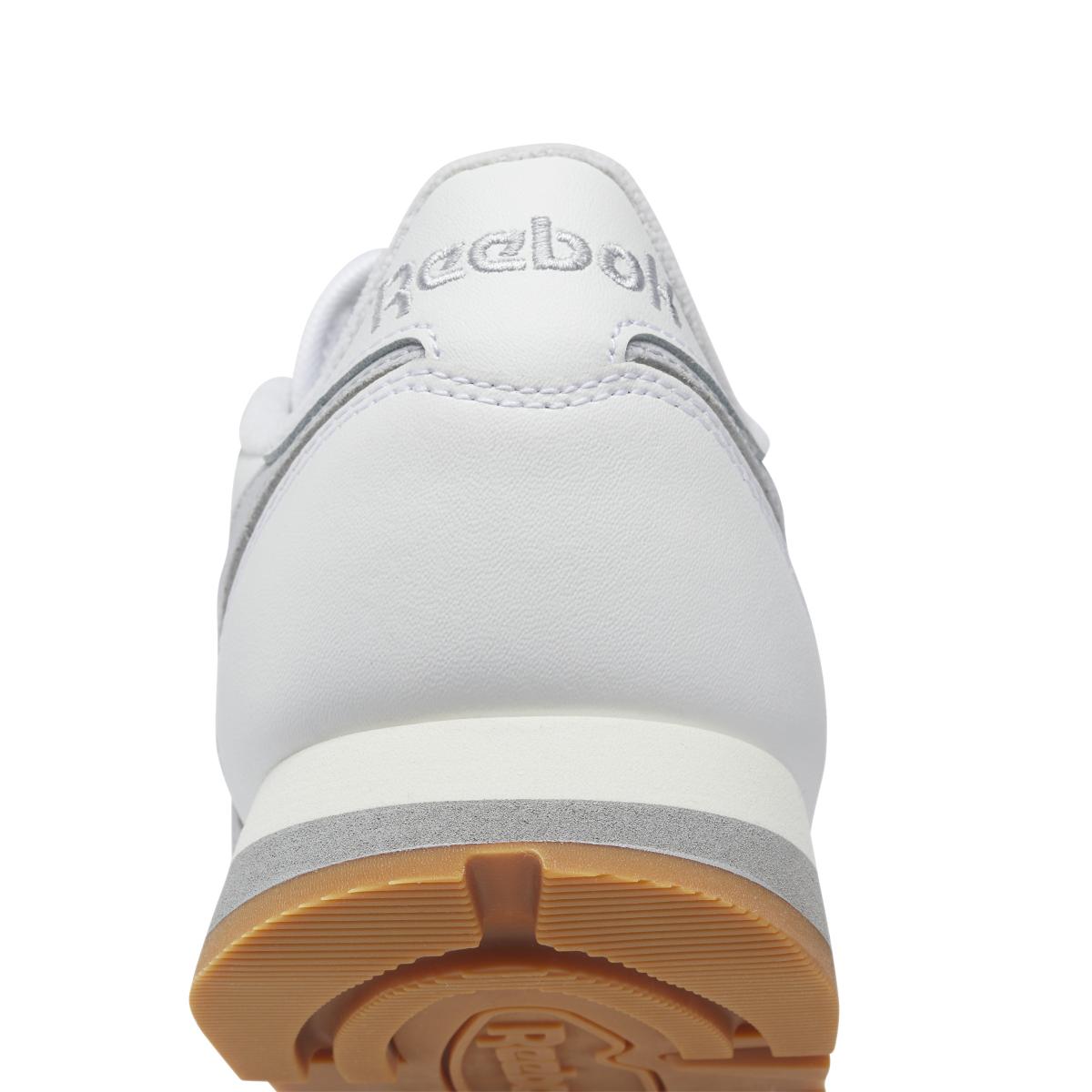 product/r/e/reebok_hq2234_8_footwear_photography_detail_view_2_white_000.jpg