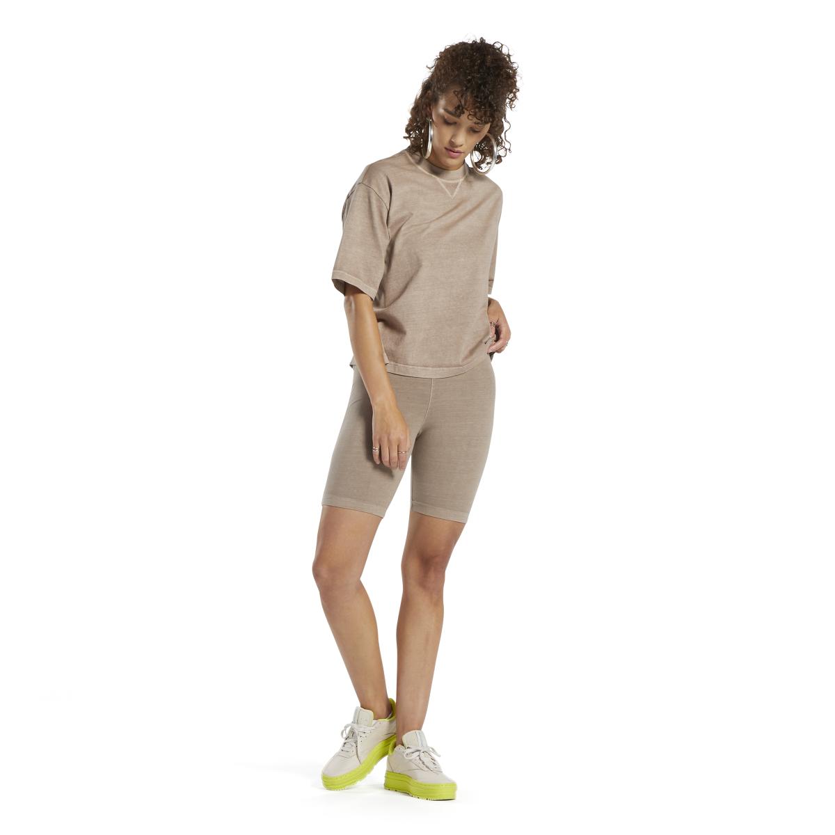 product/r/e/reebok_hs0378_4_apparel_on_model_side_view_white.jpg