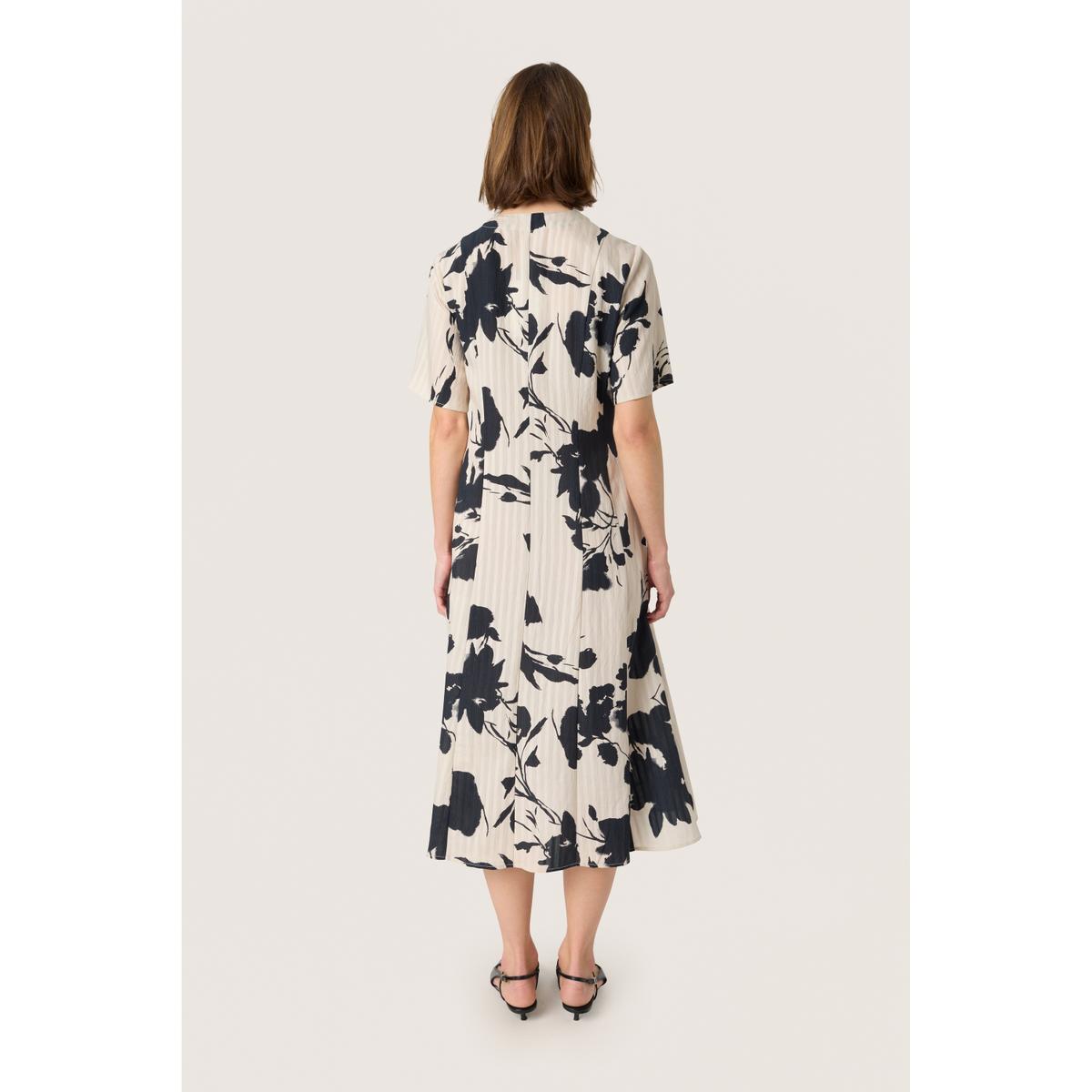 product/s/o/soaked-in-luxury_30408427-303944_4.jpg