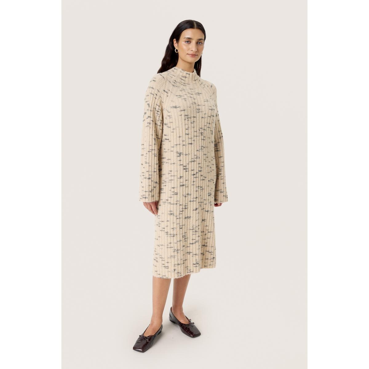 product/s/o/soaked-in-luxury_30408553-151308_5.jpg