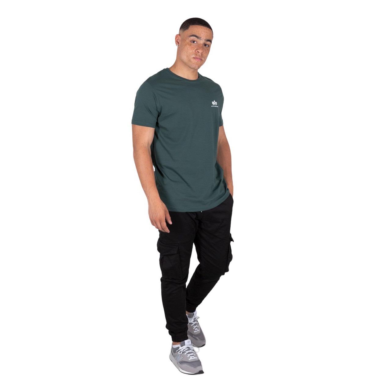 4059146213542 - Industries Basic T Small Logo T-Shirt - Grün - M - unisex