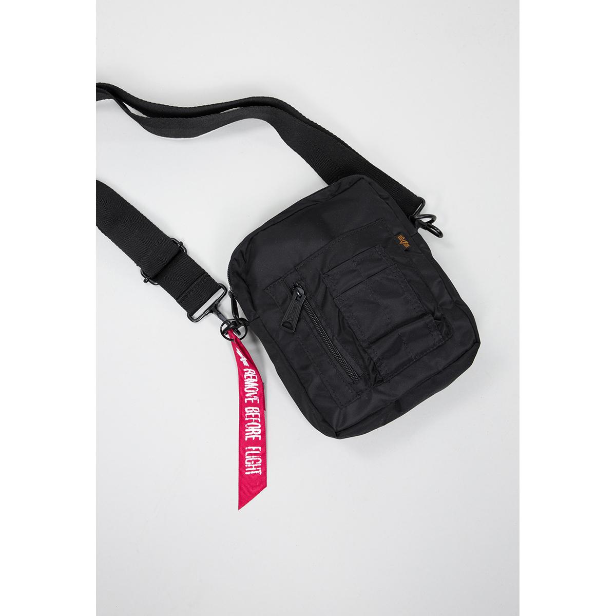 product/1/9/196924-03-alpha-industries-crew-carry-bag-bags-003.jpg