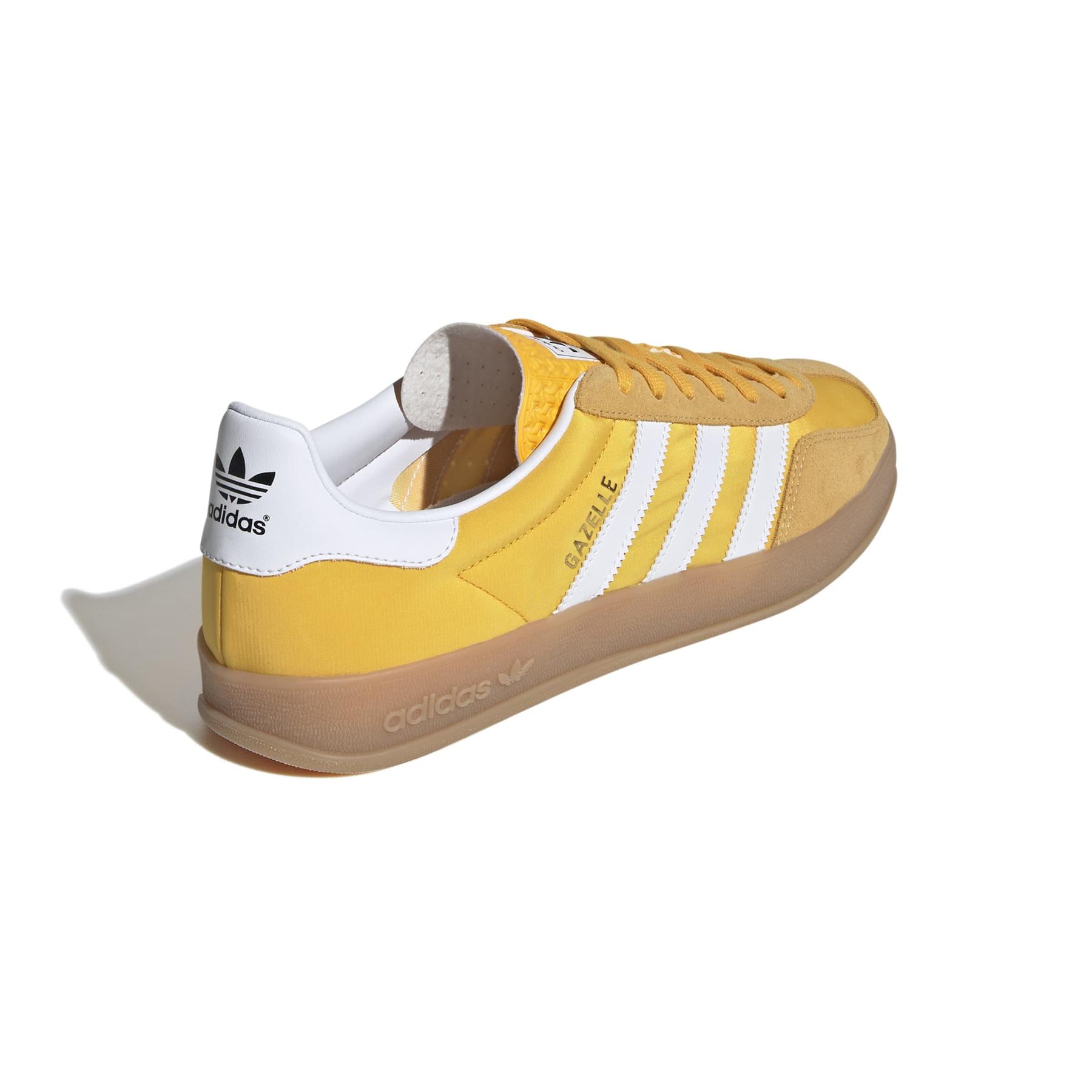 product/2/0/2025_08_adidas_ie6606_7_footwear_photography_back_lateral_top_view_white.jpg