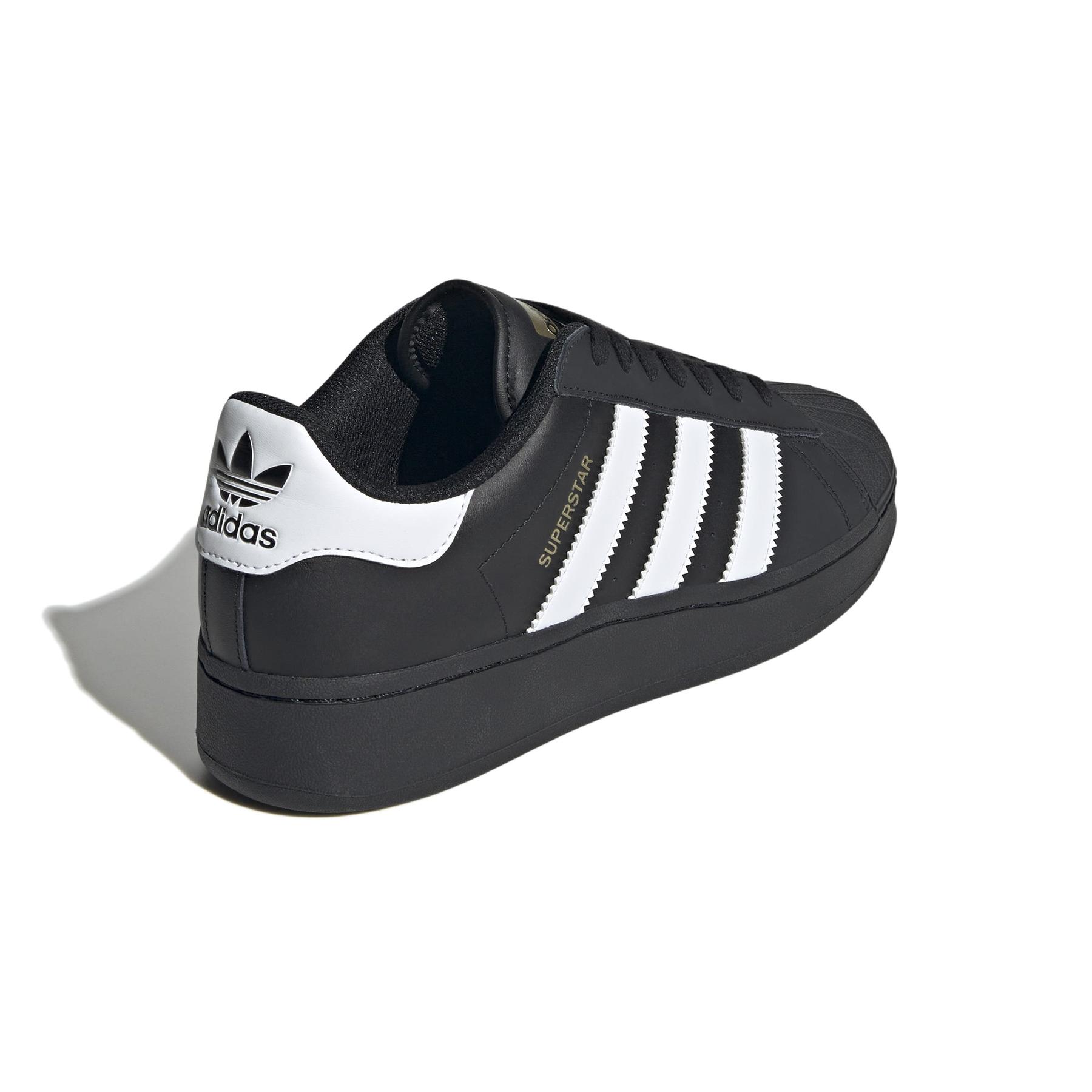 product/2/0/2025_08_adidas_ig9777_7_footwear_photography_back_lateral_top_view_white.jpg