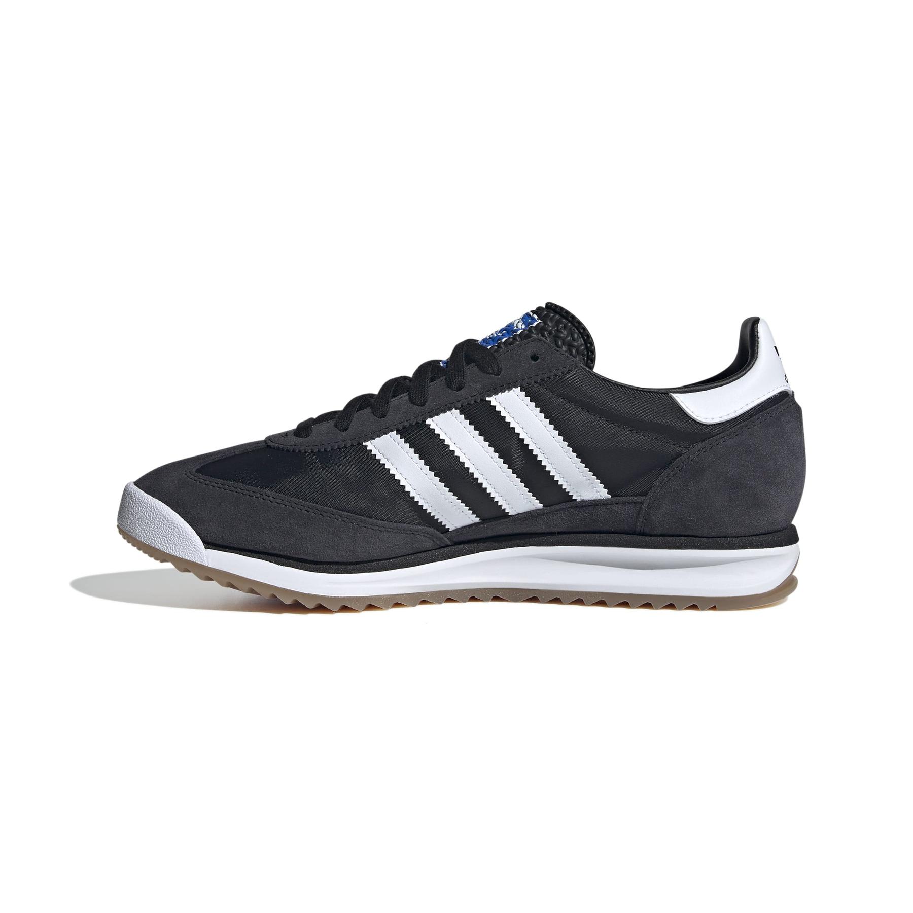 product/2/0/2025_08_adidas_ji1282_5_footwear_photography_side_medial_center_view_white.jpg