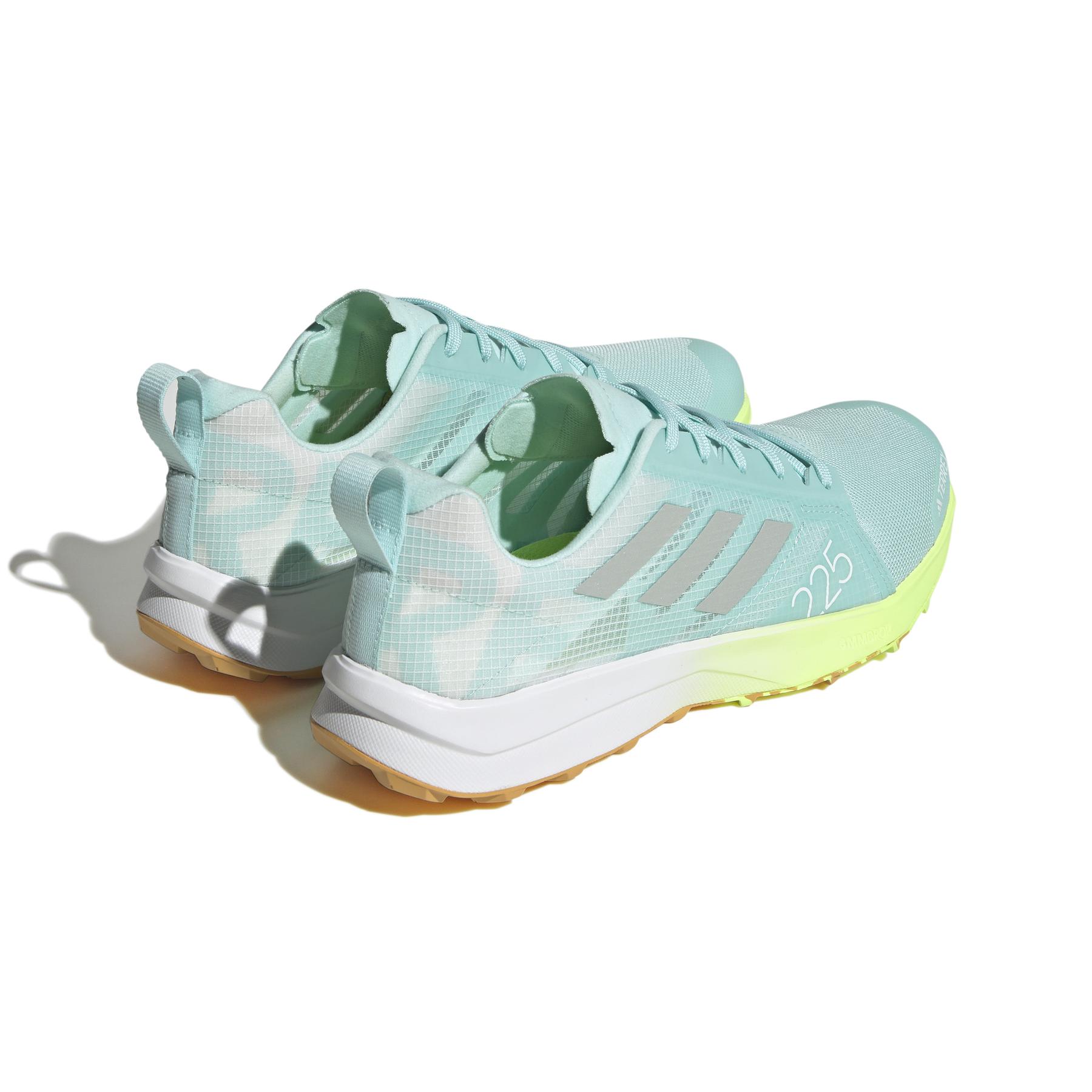 product/2/0/2025_09_adidas_if5002_7_footwear_photography_back_lateral_top_view_white.jpg
