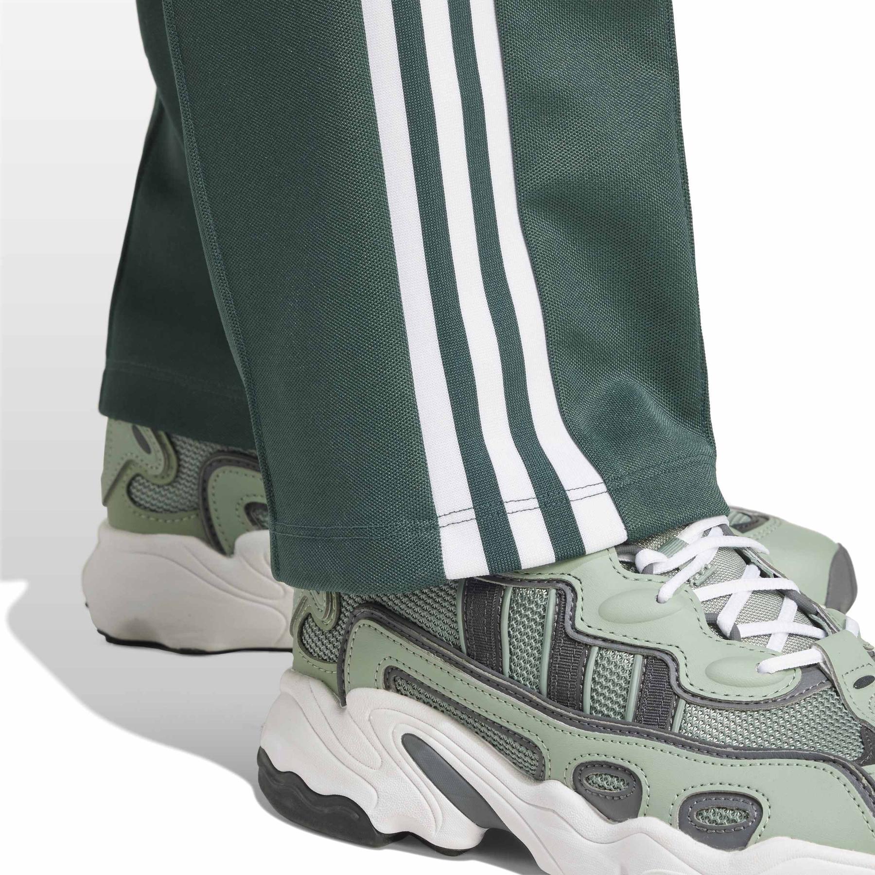 product/2/0/2025_09_adidas_iy2226_6_apparel_on_model_detail_view_1_white.jpg