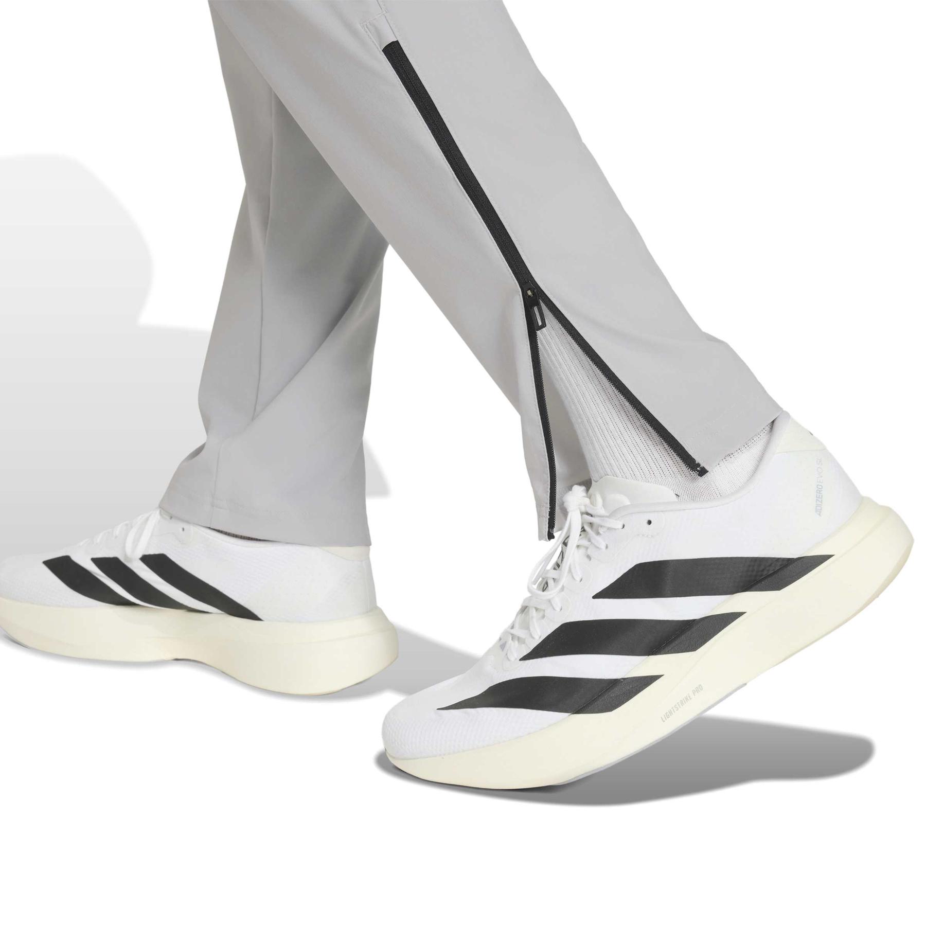 product/2/0/2025_11_12_adidas_jz6254_7_apparel_on_model_detail_view_2_white.jpg