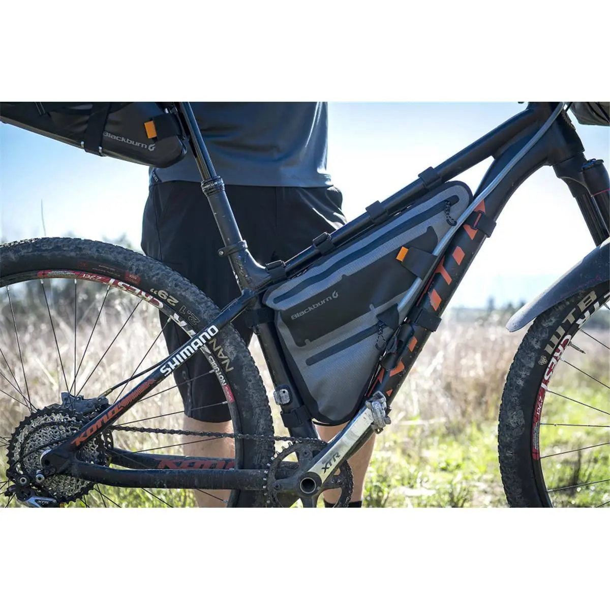 Velo Store - UK Frame bag Blackburn Outpost M/L | Extra 10% off with Subscription, Postage £16.79 to UK Fedex.