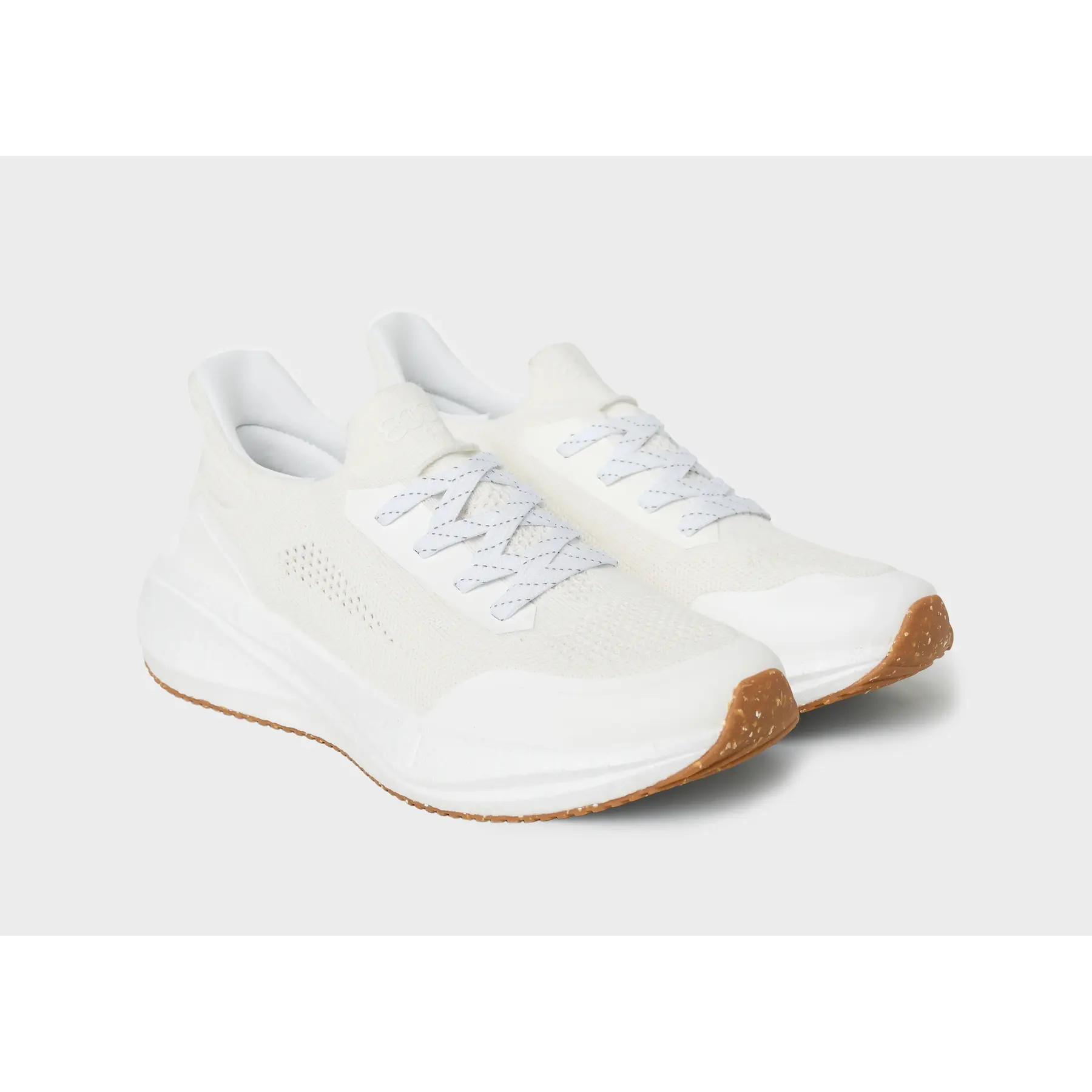 product/8/0/8000kicks_run-400-white_white_3.jpg