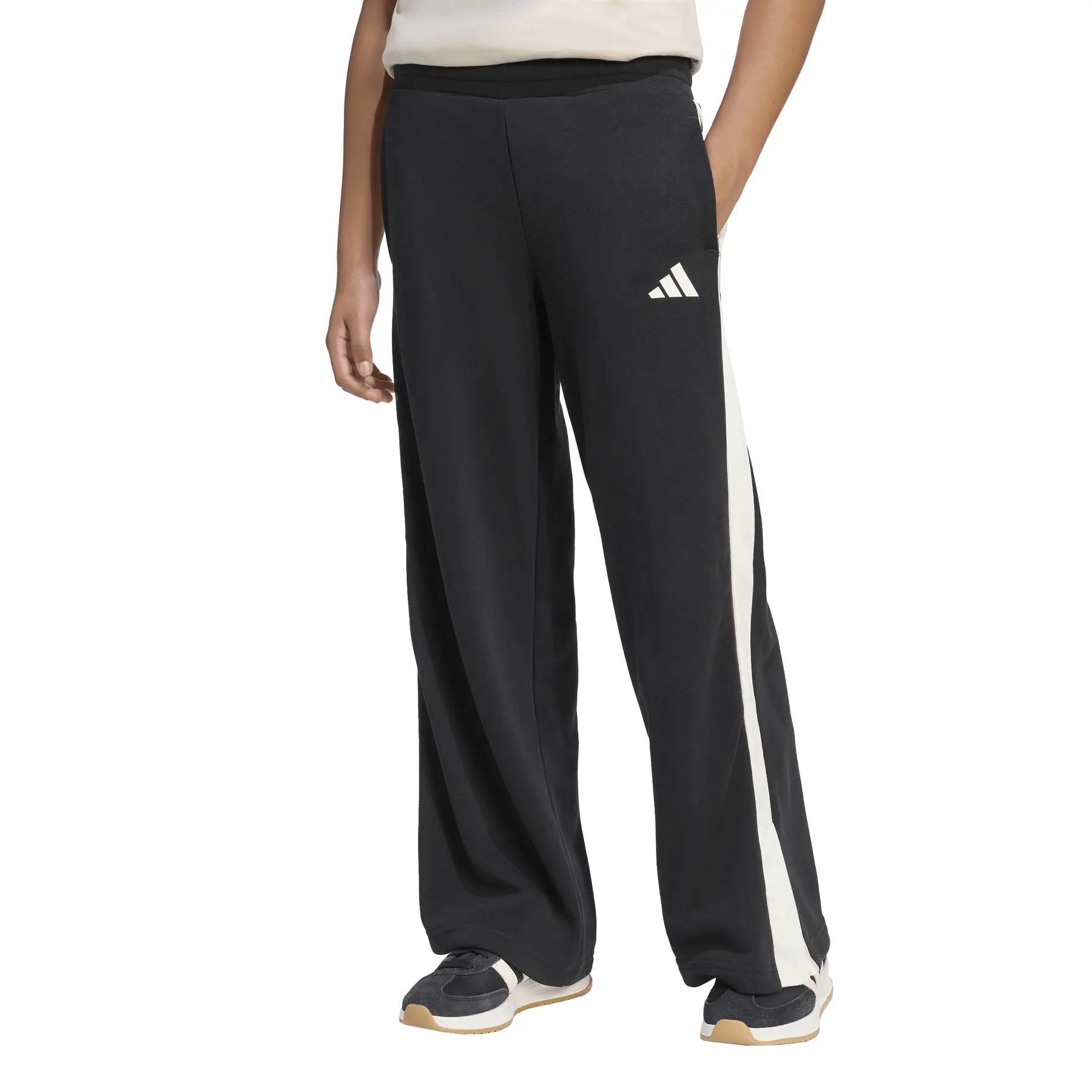 adidas-kc4644-black-owhite-2.webp