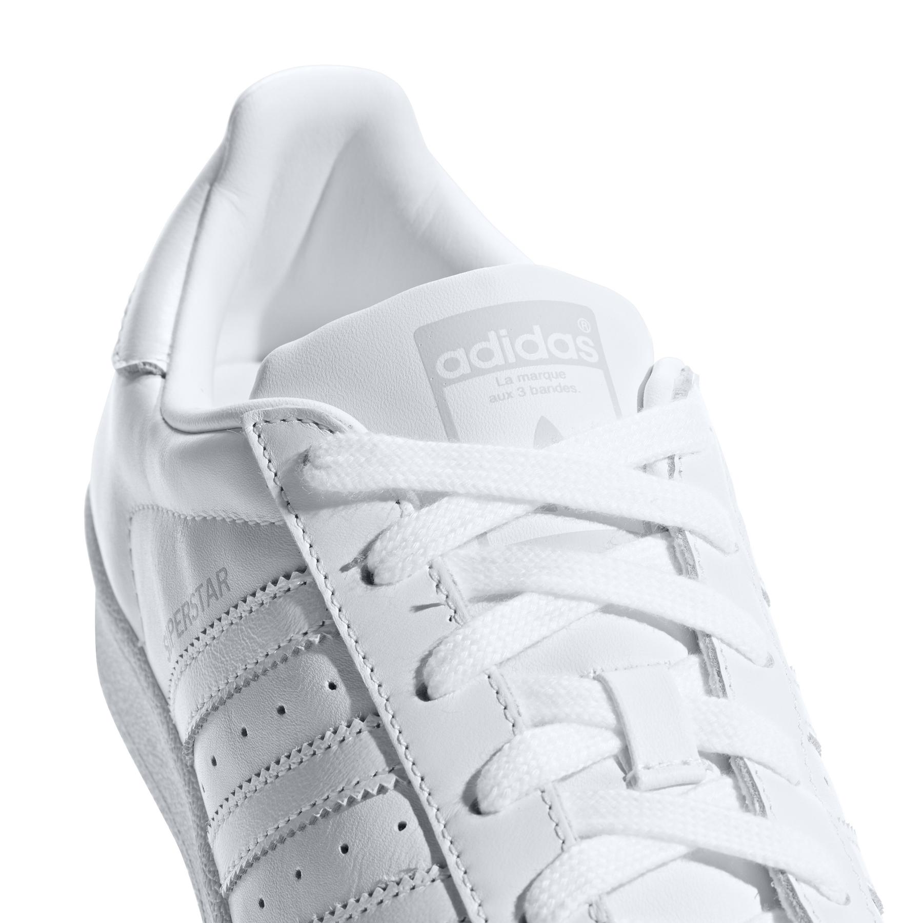 product/a/d/adidas-originals_aq1214_8_footwear_photography_detail_view_1_white_000.jpg