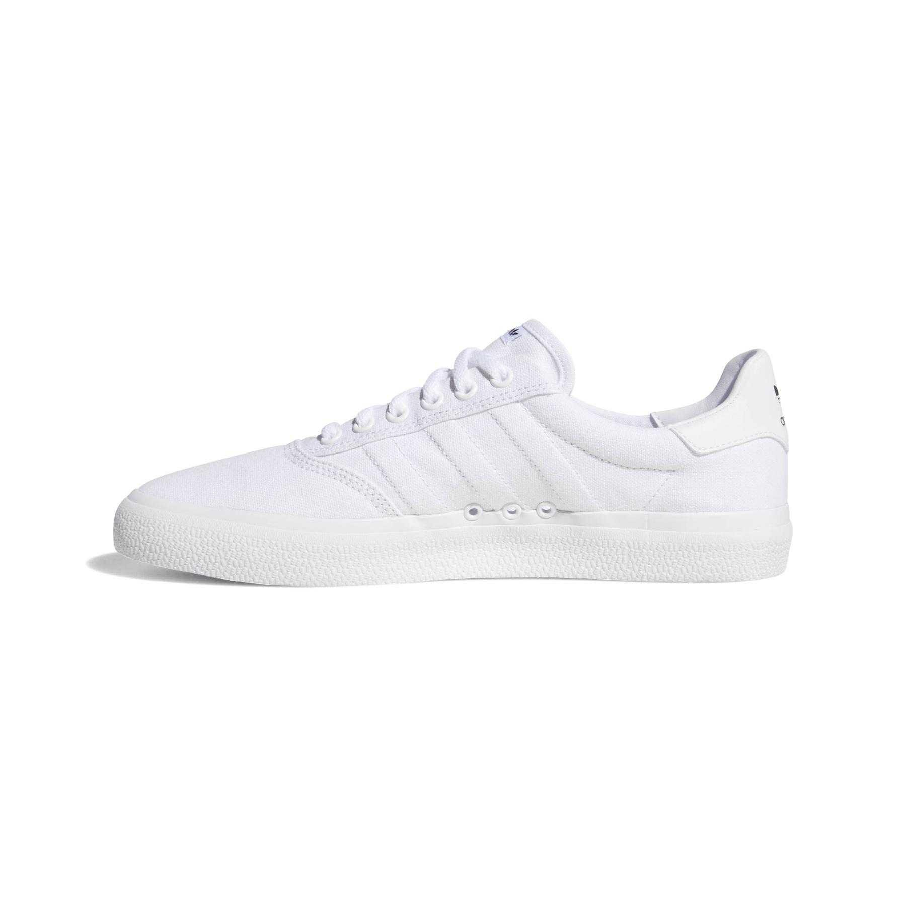 product/a/d/adidas-originals_b22705_5_footwear_photography_side_medial_center_view_white_000.jpg
