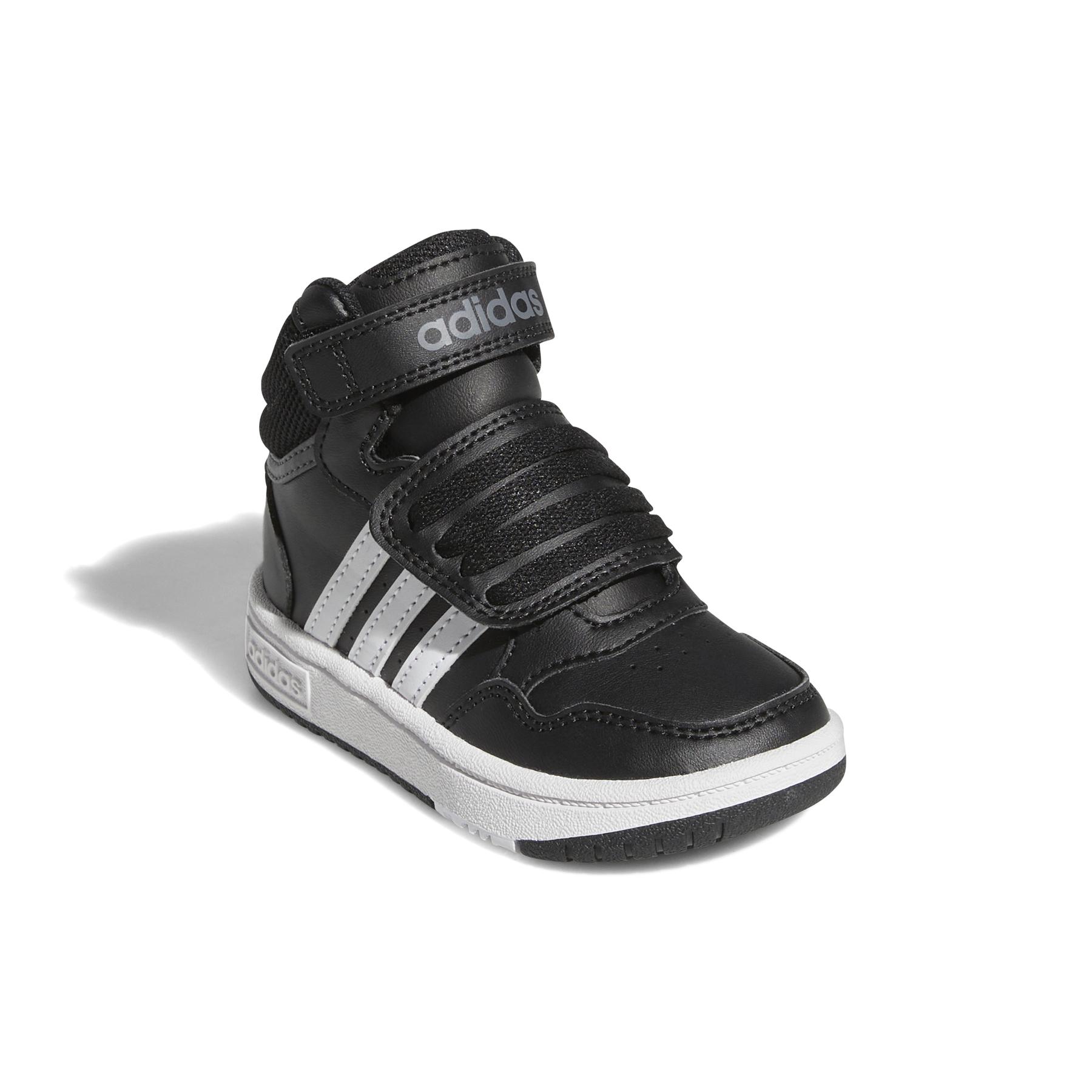 product/a/d/adidas_gw0408_6_footwear_photography_front_lateral_top_view_white.jpg