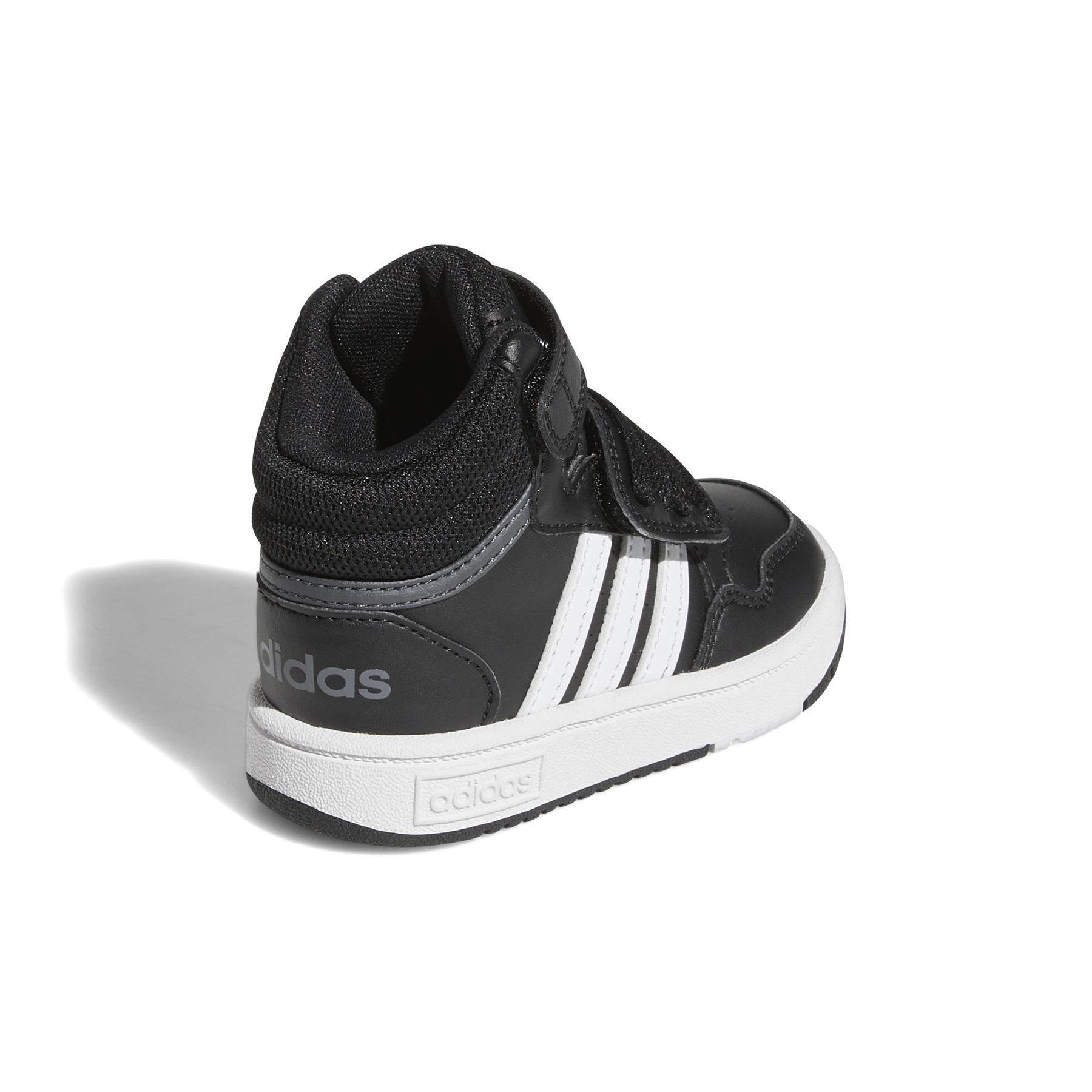 product/a/d/adidas_gw0408_7_footwear_photography_back_lateral_top_view_white.jpg