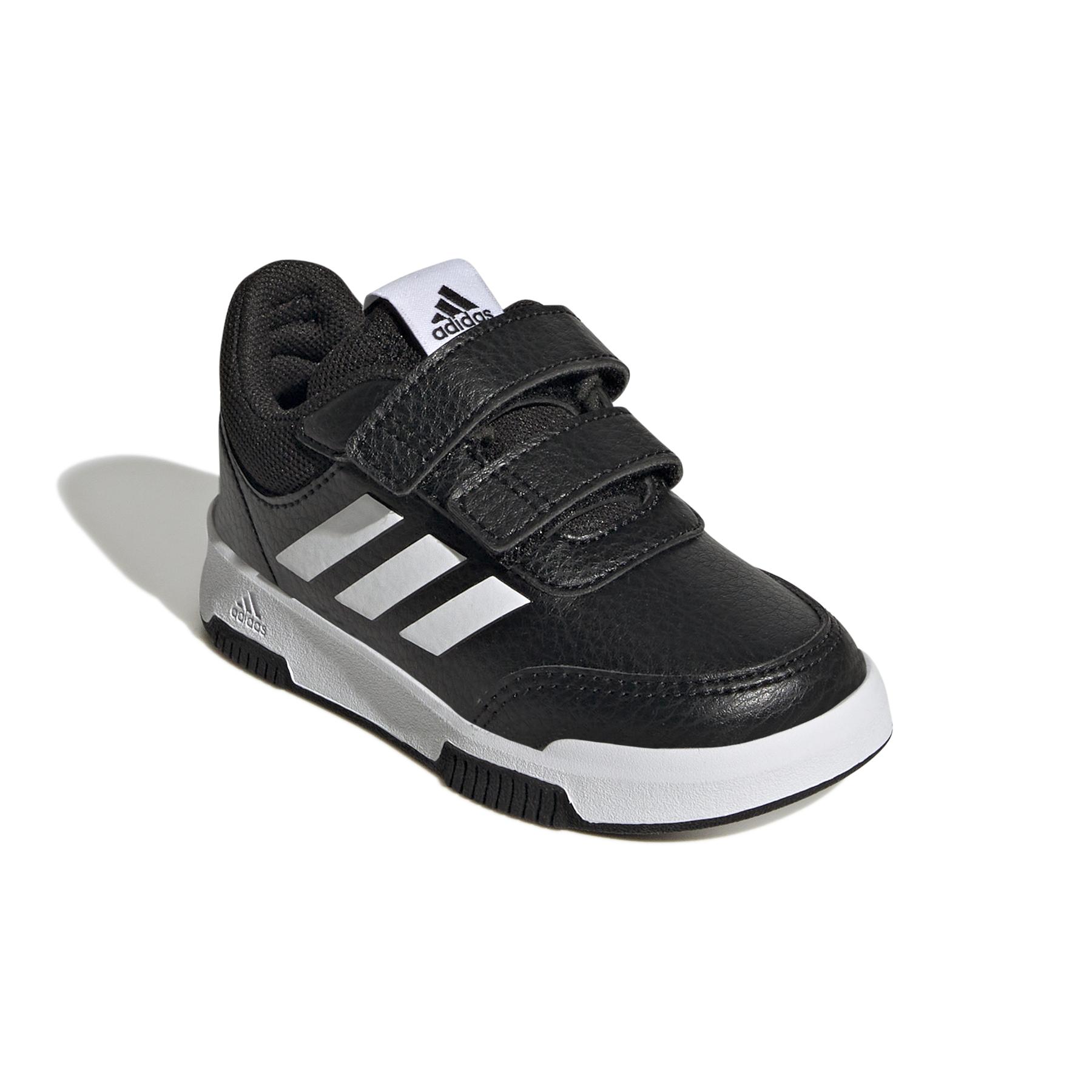 product/a/d/adidas_gw6456_6_footwear_photography_front_lateral_top_view_white_000.jpg