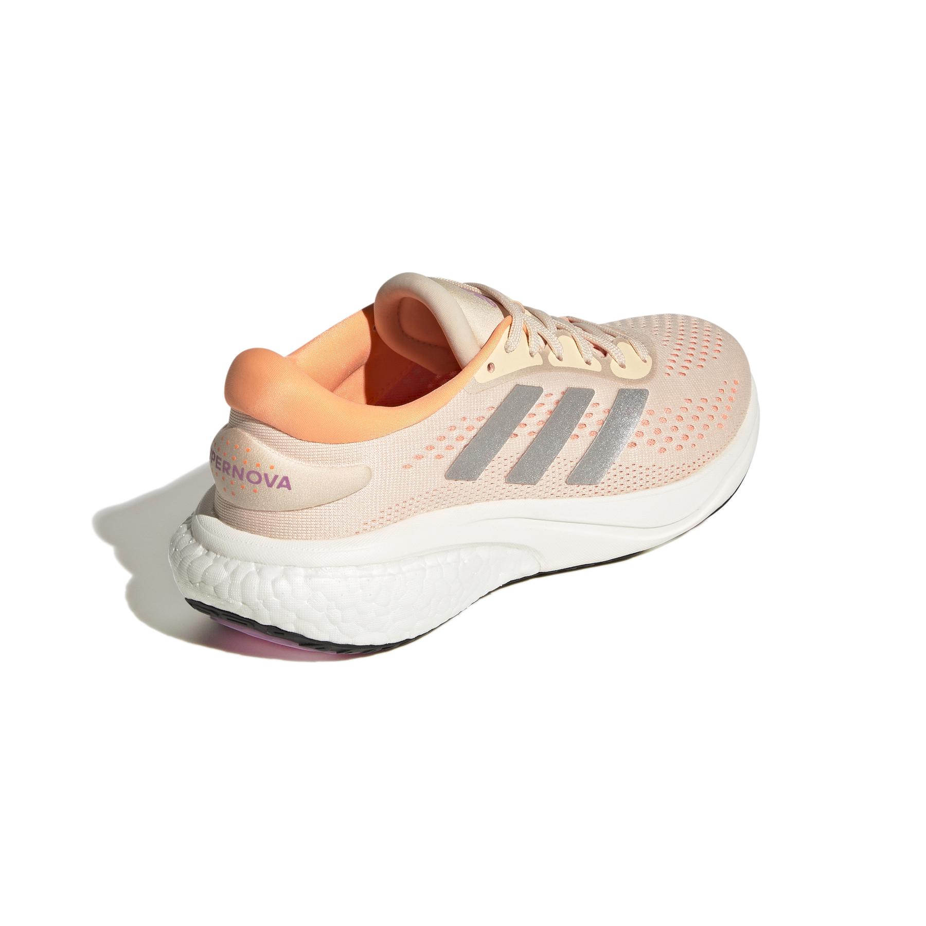 product/a/d/adidas_gy1774_7_footwear_photography_back_lateral_top_view_white_000.jpg