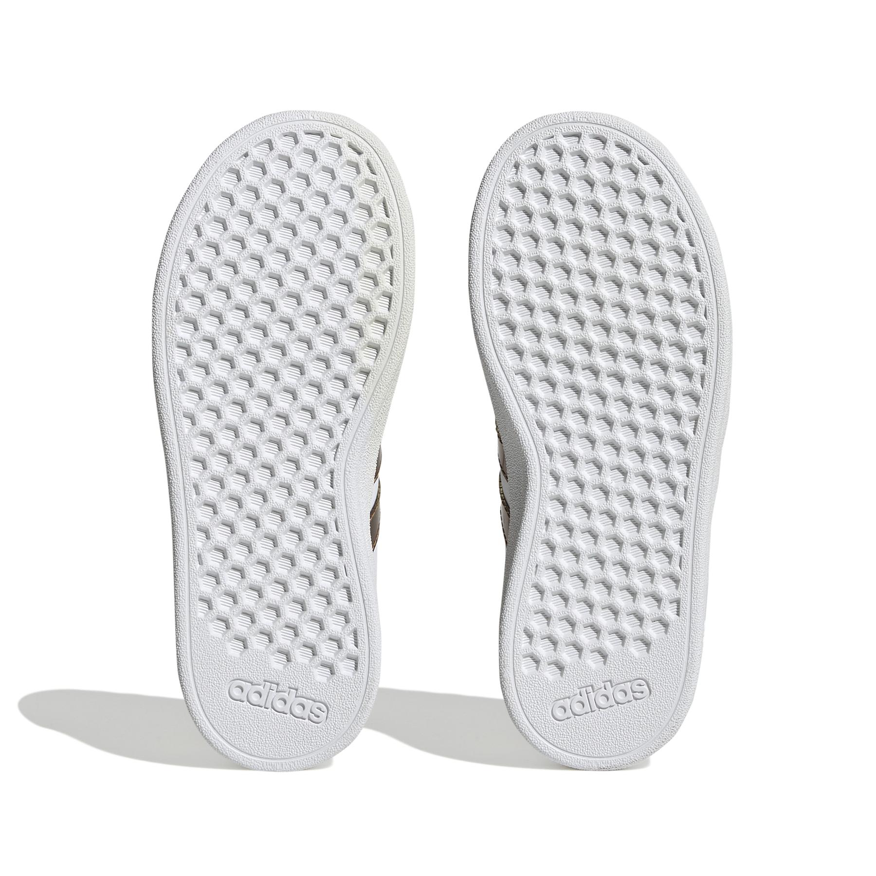 product/a/d/adidas_gy2578_4_footwear_photography_bottom_view_white_000.jpg