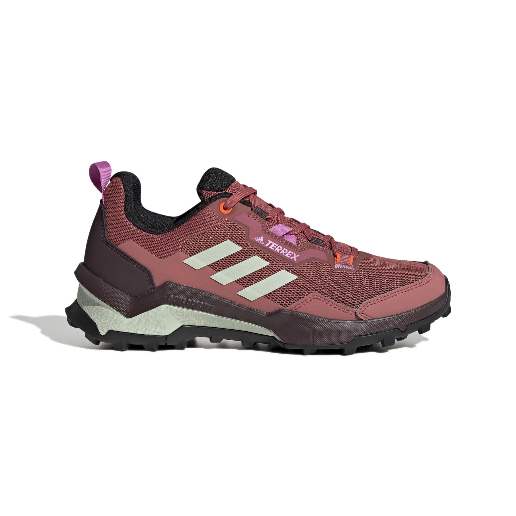 product/a/d/adidas_gy8621_1_footwear_photography_side_lateral_center_view_white_000.jpg