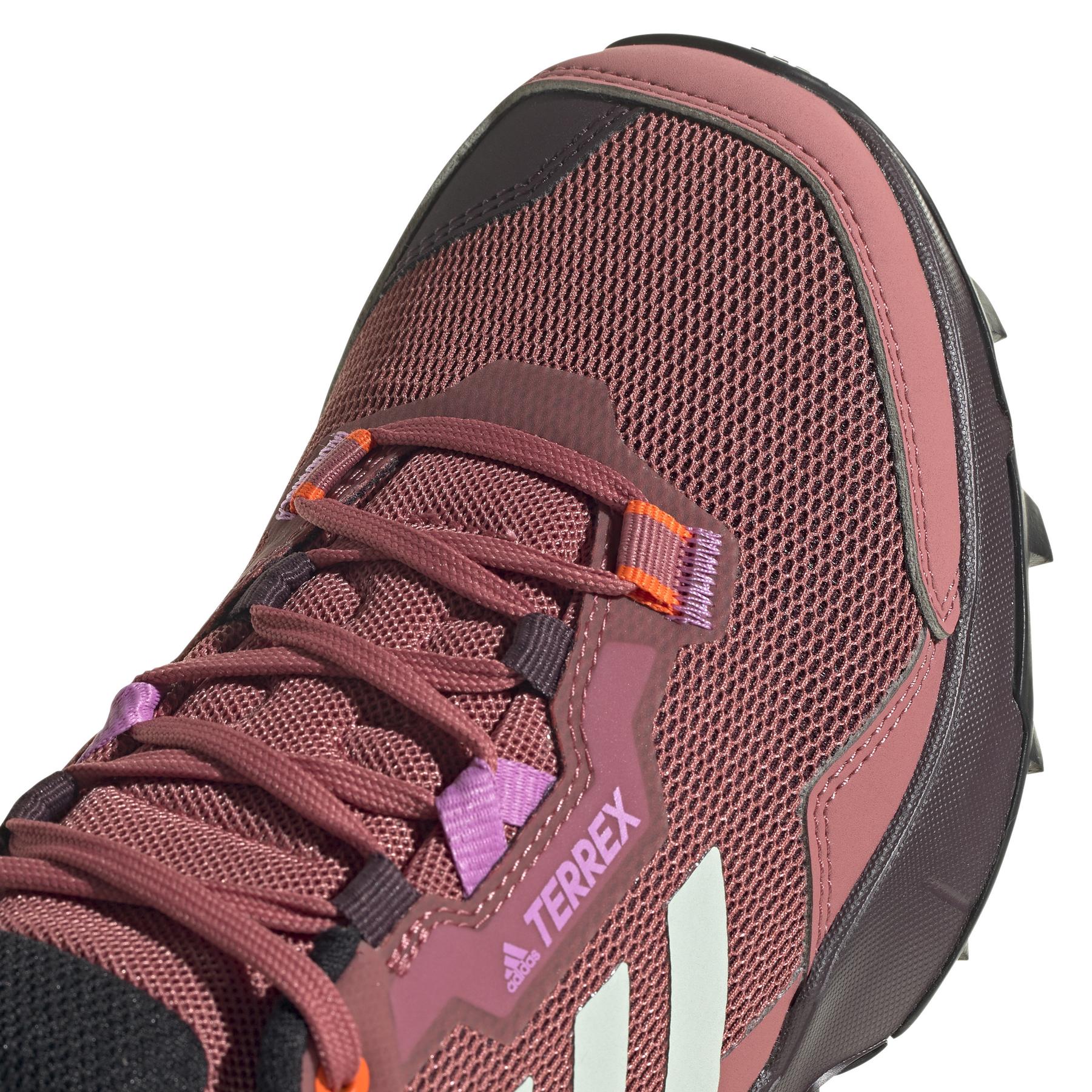 product/a/d/adidas_gy8621_9_footwear_photography_detail_view_2_white_000.jpg