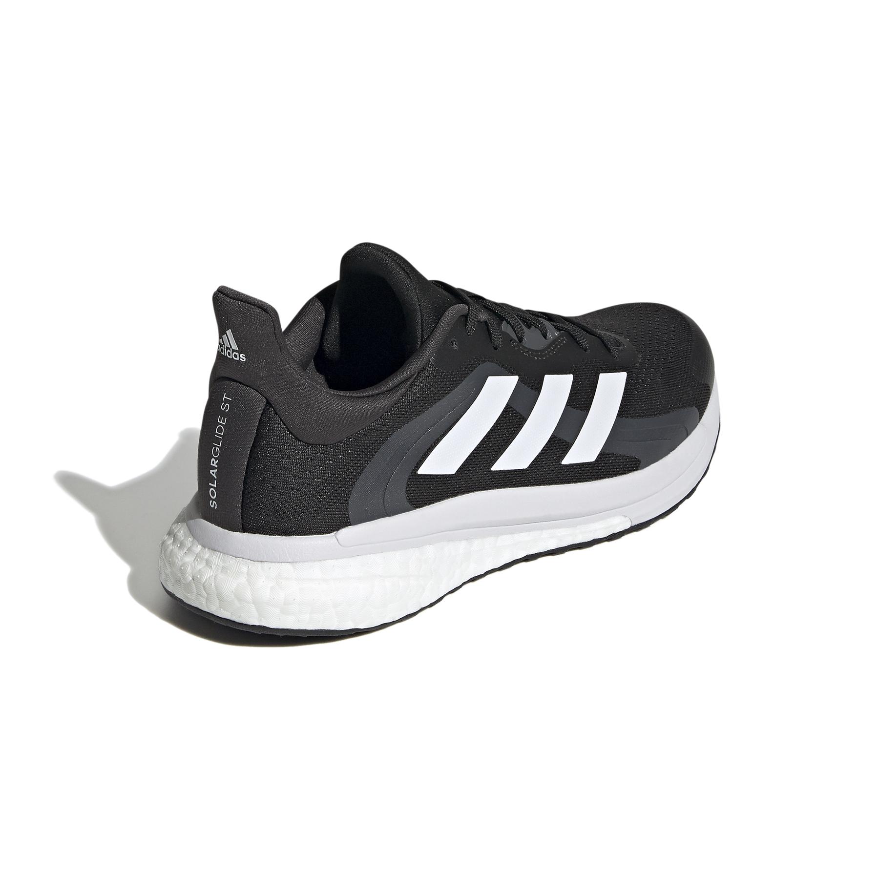 product/a/d/adidas_gz0197_7_footwear_photography_back_lateral_top_view_white_000.jpg