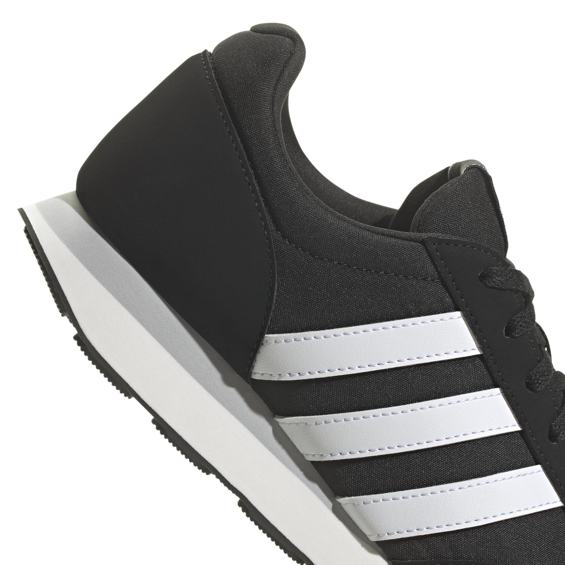 product/a/d/adidas_hp2258_8_footwear_photography_detail_view_1_white.jpg