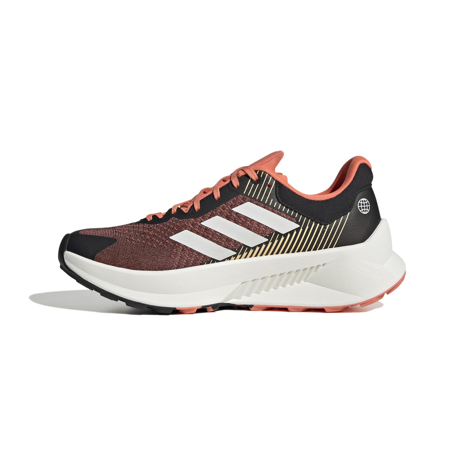product/a/d/adidas_hp5570_5_footwear_photography_side_medial_center_view_white-nw032224.jpg