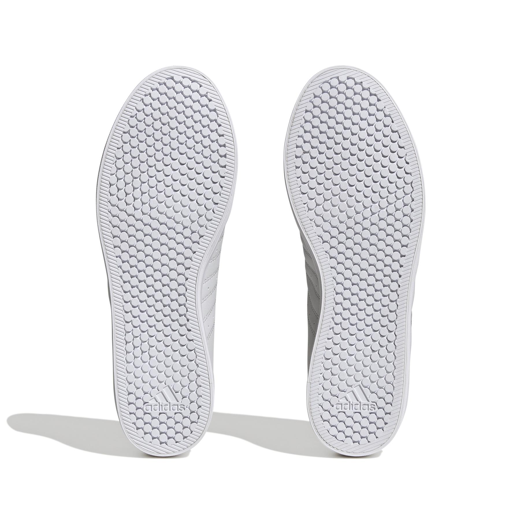 product/a/d/adidas_hp6013_4_footwear_photography_bottom_view_white-nw052424.jpg