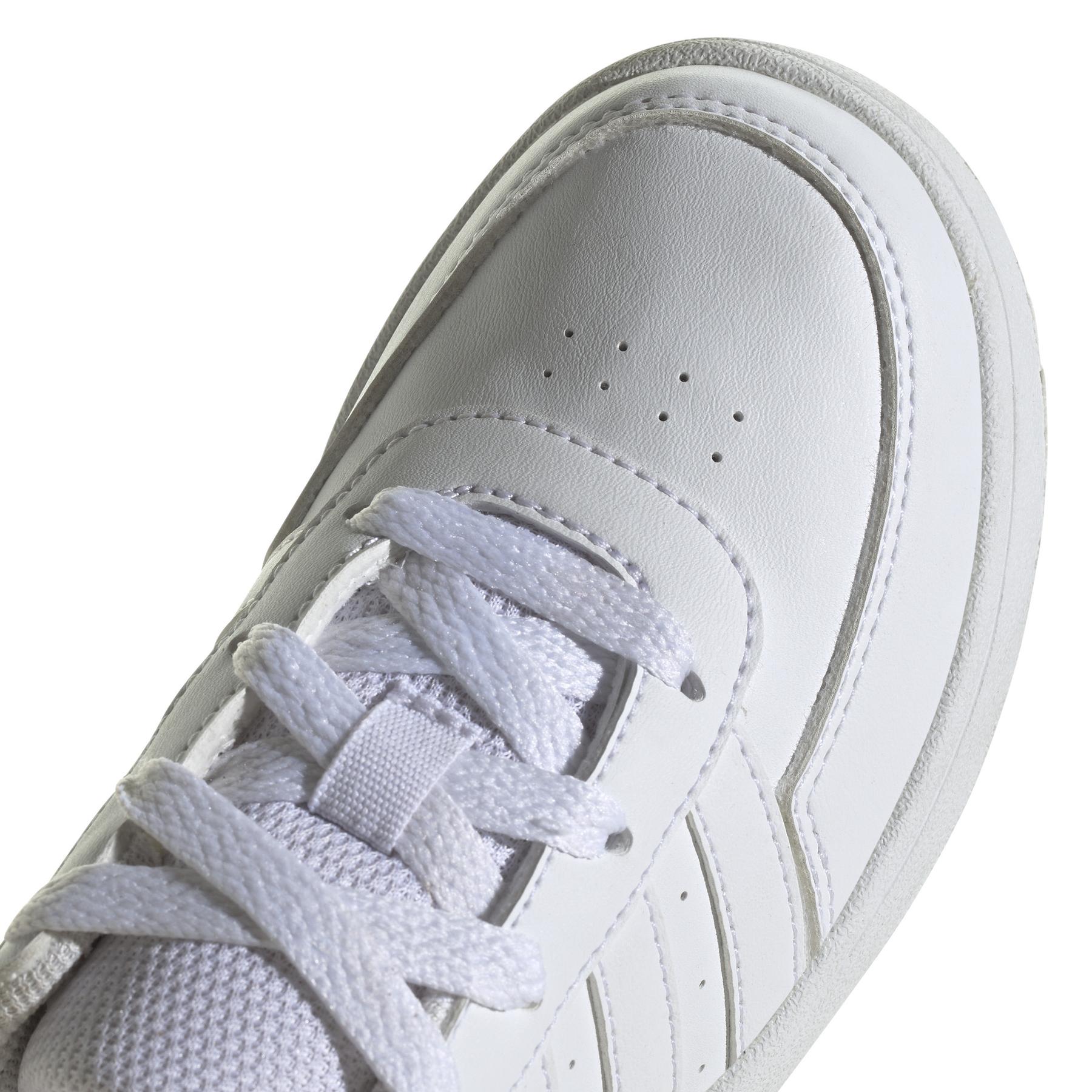 product/a/d/adidas_hp8962_8_footwear_photography_detail_view_1_white-nw052424.jpg