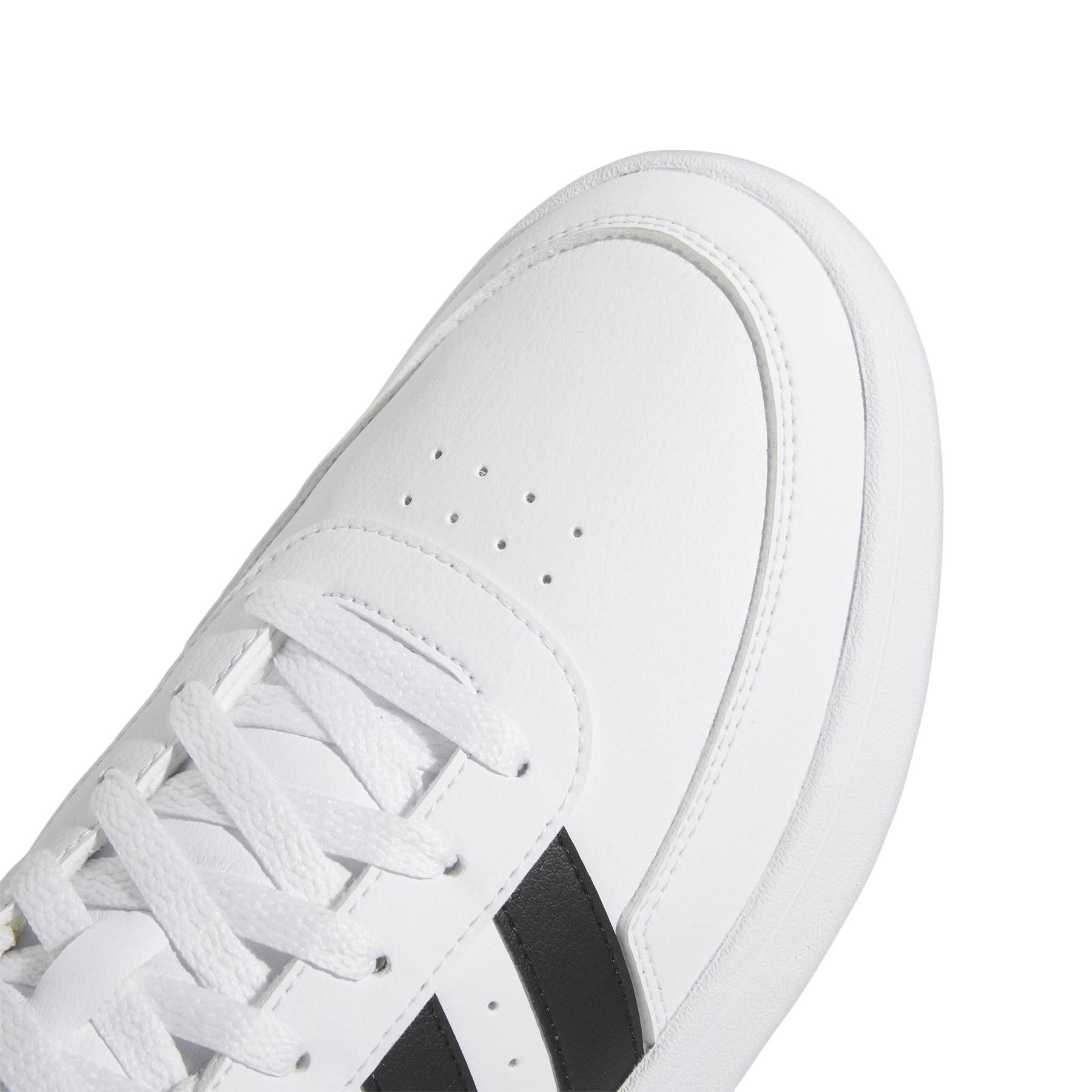product/a/d/adidas_hp9426_8_footwear_photography_detail_view_1_white-nw052424.jpg