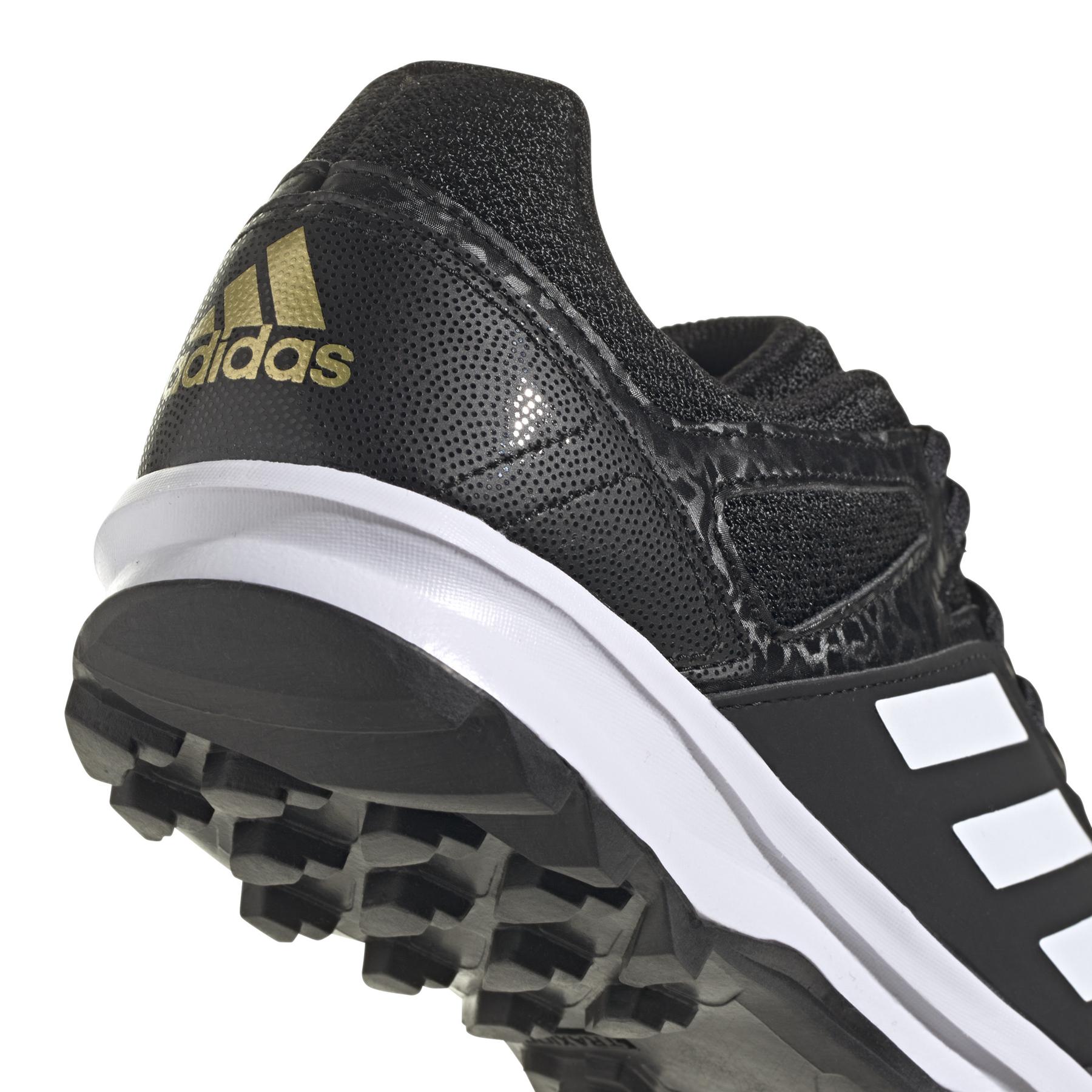 product/a/d/adidas_hr1849_8_footwear_photography_detail_view_1_white.jpg
