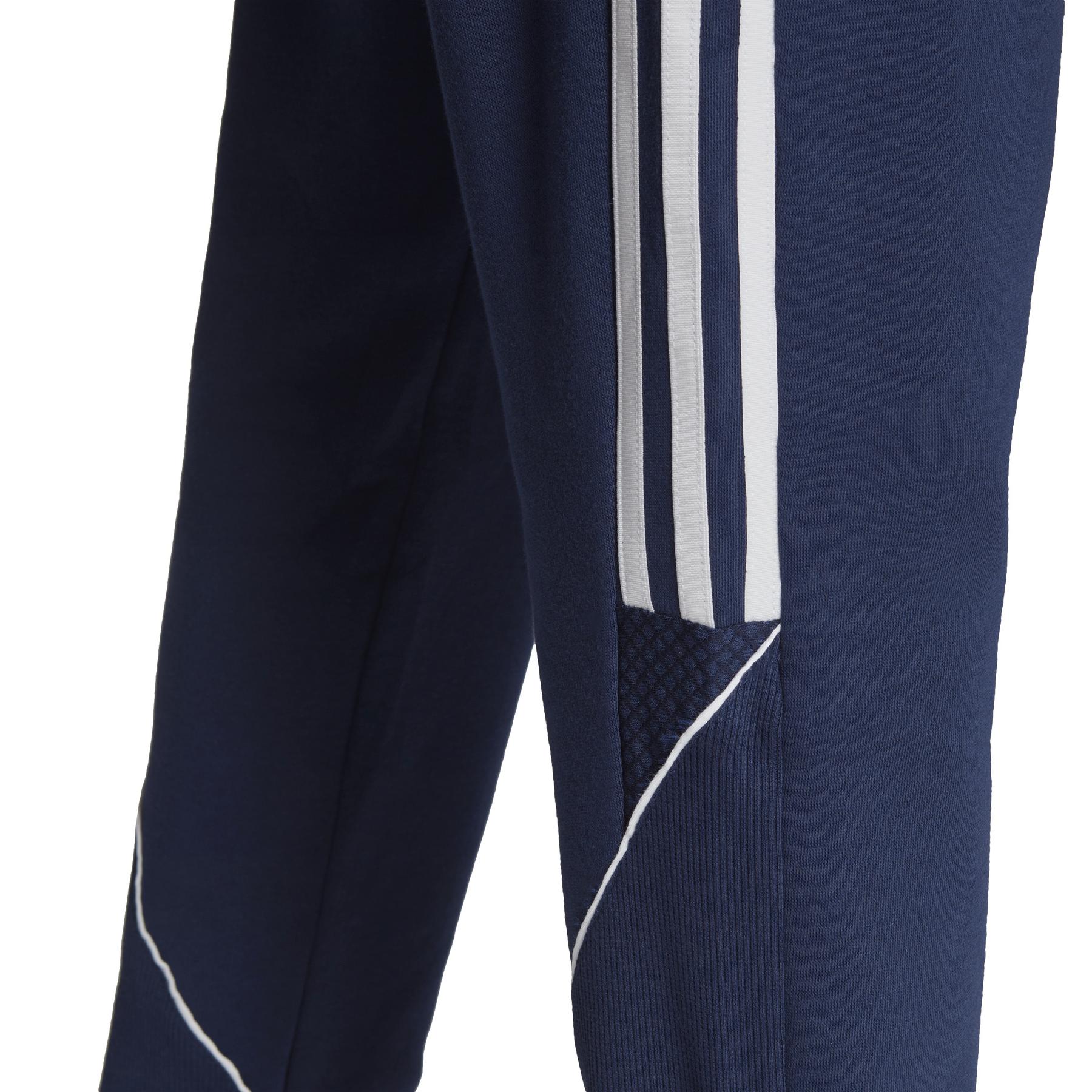 product/a/d/adidas_hs3612_6_apparel_on_model_detail_view_1_white-nw052224.jpg