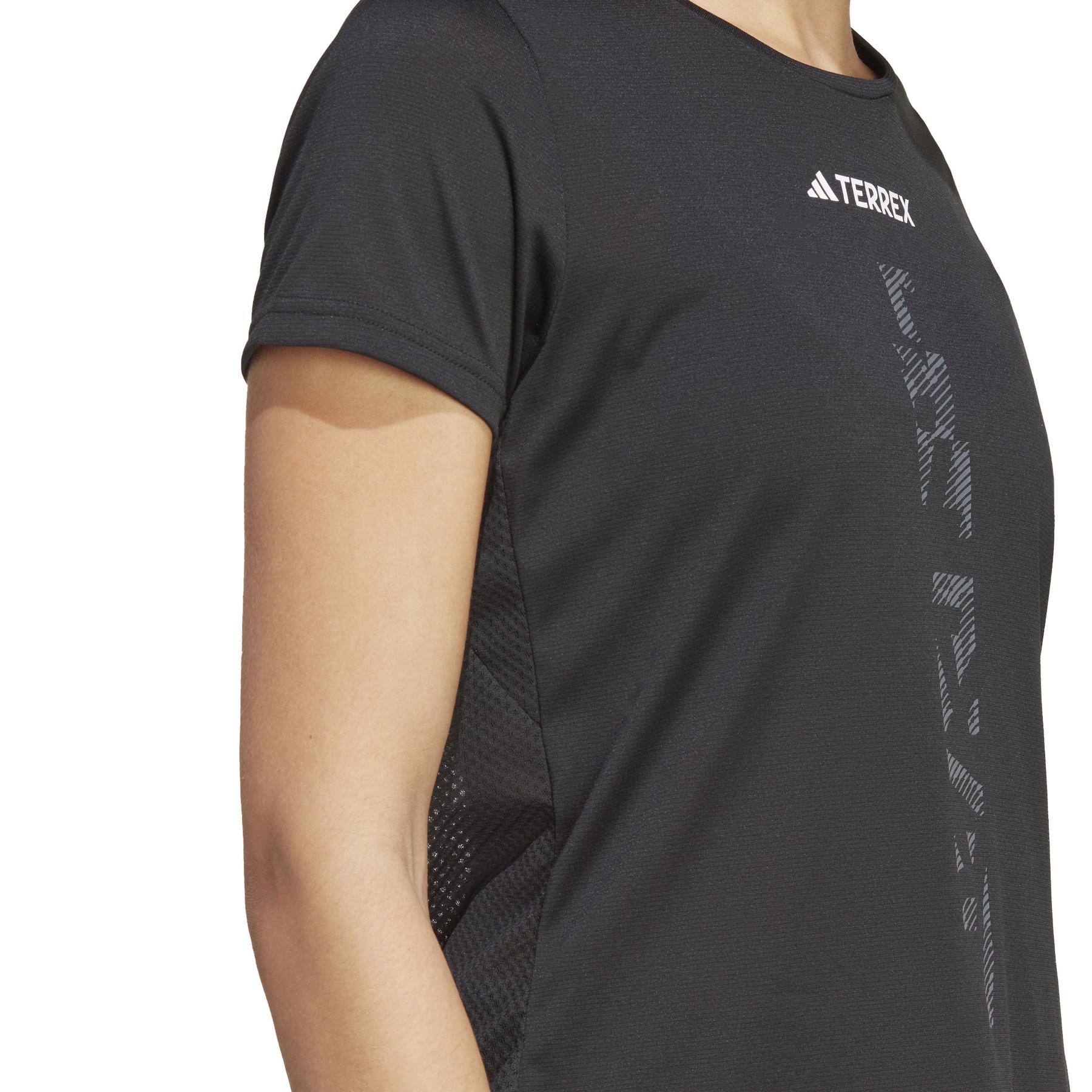 product/a/d/adidas_ht9414_9_apparel_on_model_detail_view_2_white.jpg