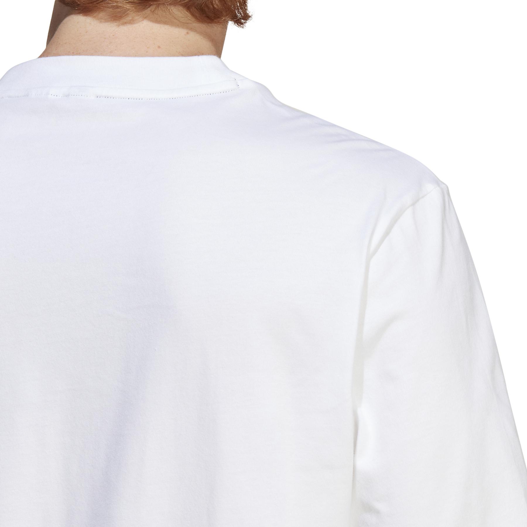 product/a/d/adidas_ic8245_10_apparel_on_model_detail_view_3_white.jpg