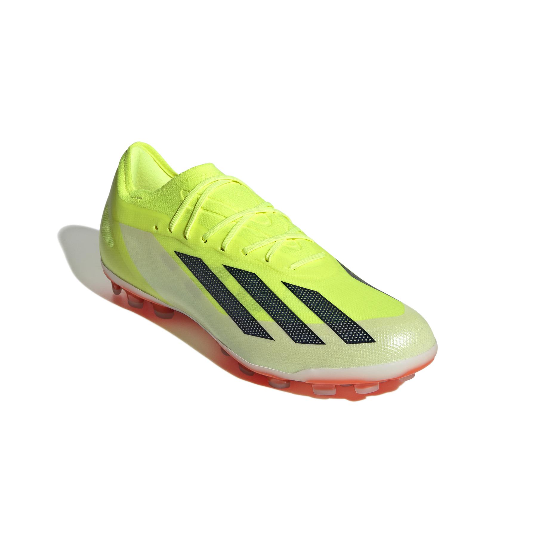 product/a/d/adidas_id0271_5_footwear_photography_front_lateral_top_view_white-030824x.jpg
