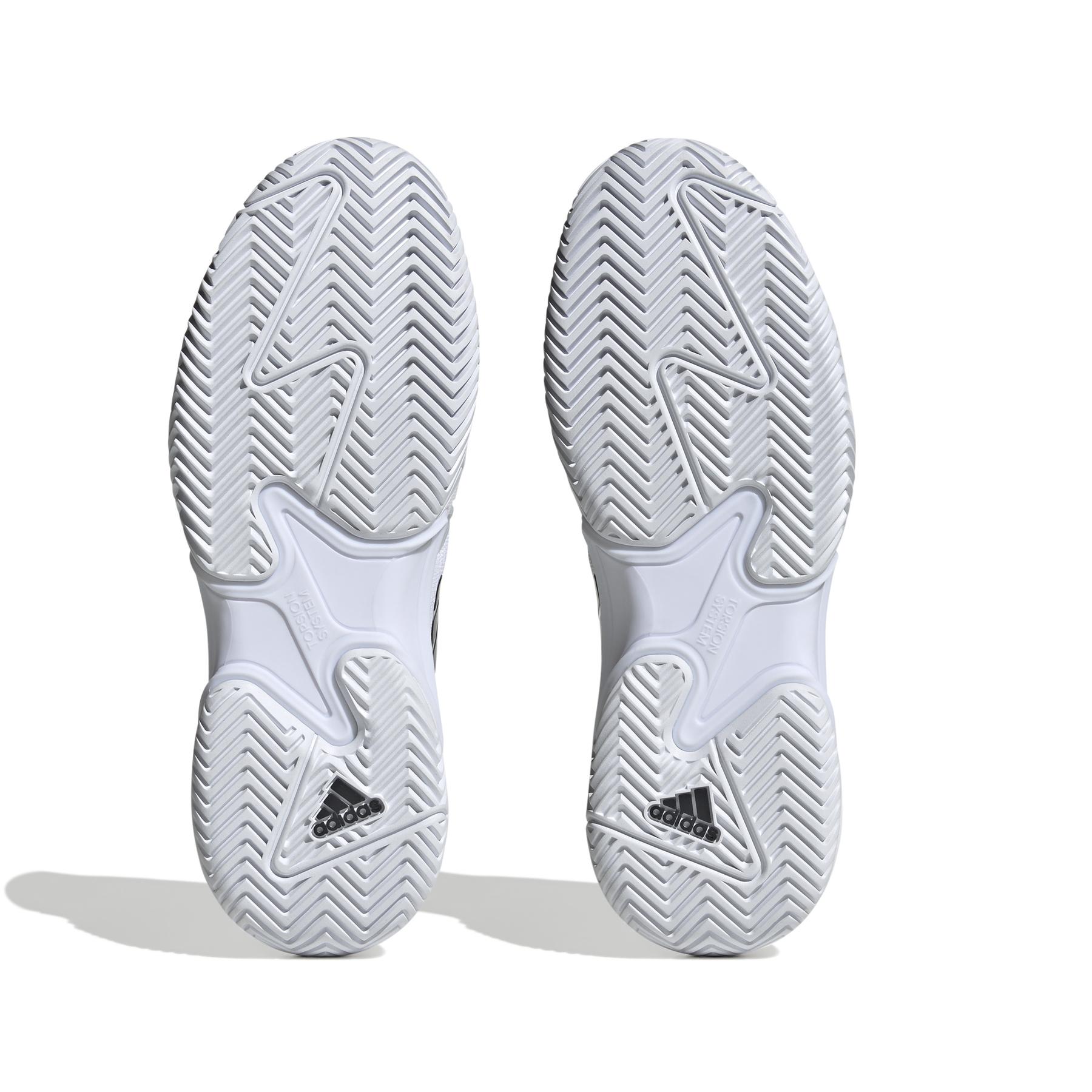 product/a/d/adidas_id1548_4_footwear_photography_bottom_view_white-nw040824x.jpg