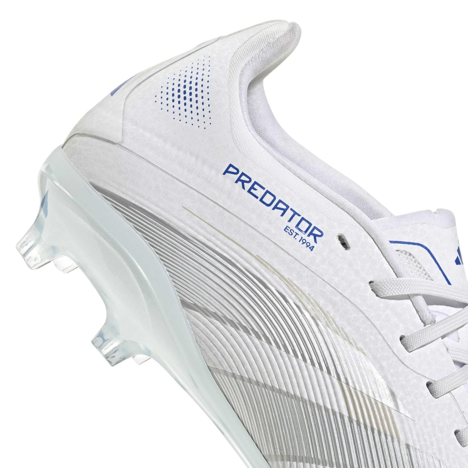 product/a/d/adidas_id3756_8_footwear_photography_detail_view_2_white-nw091625.jpg