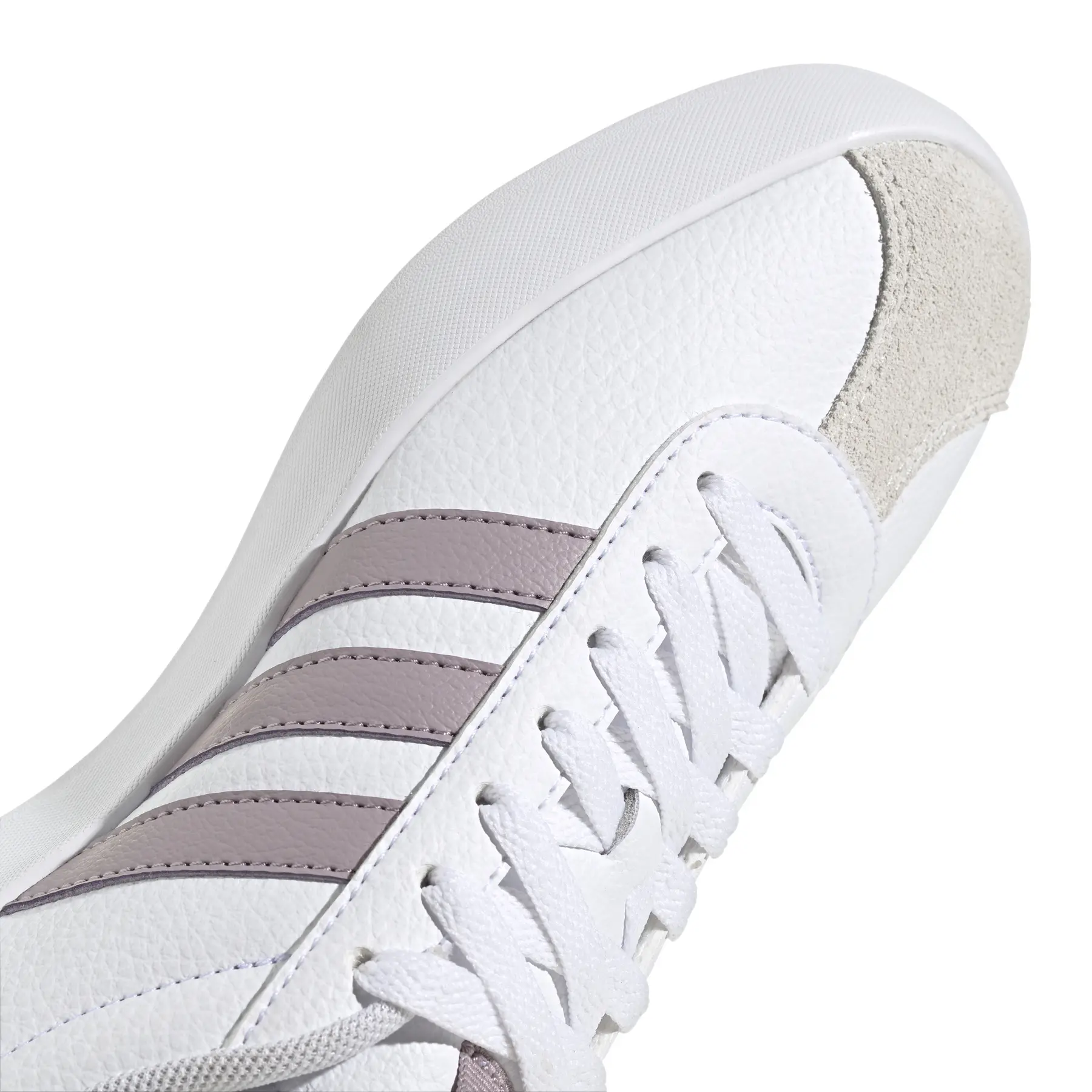 product/a/d/adidas_id8794_9_footwear_photography_detail_view_2_white.jpg