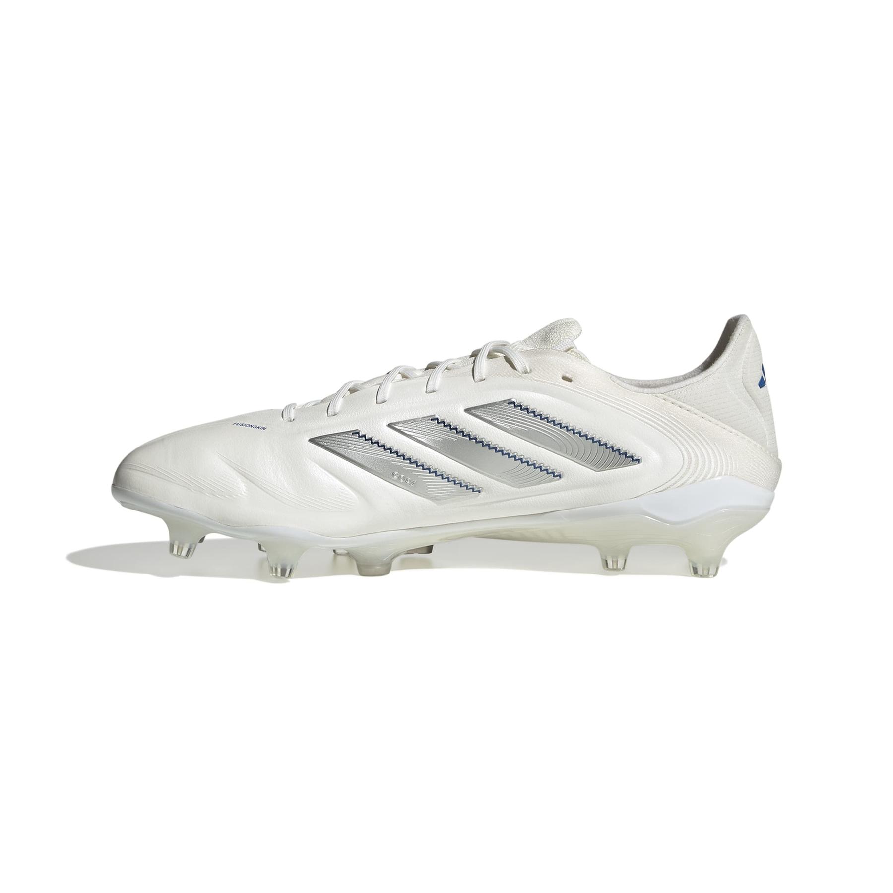product/a/d/adidas_id9040_4_footwear_photography_side_medial_center_view_white-nw091625.jpg