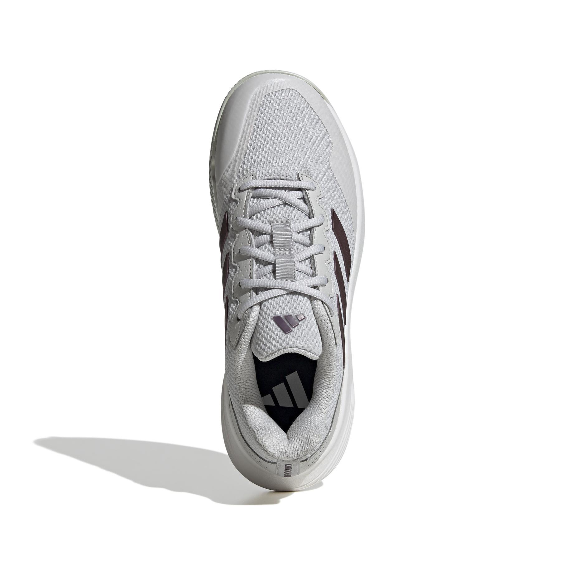 product/a/d/adidas_ie0841_3_footwear_photography_top_portrait_view_white-nw040824x.jpg