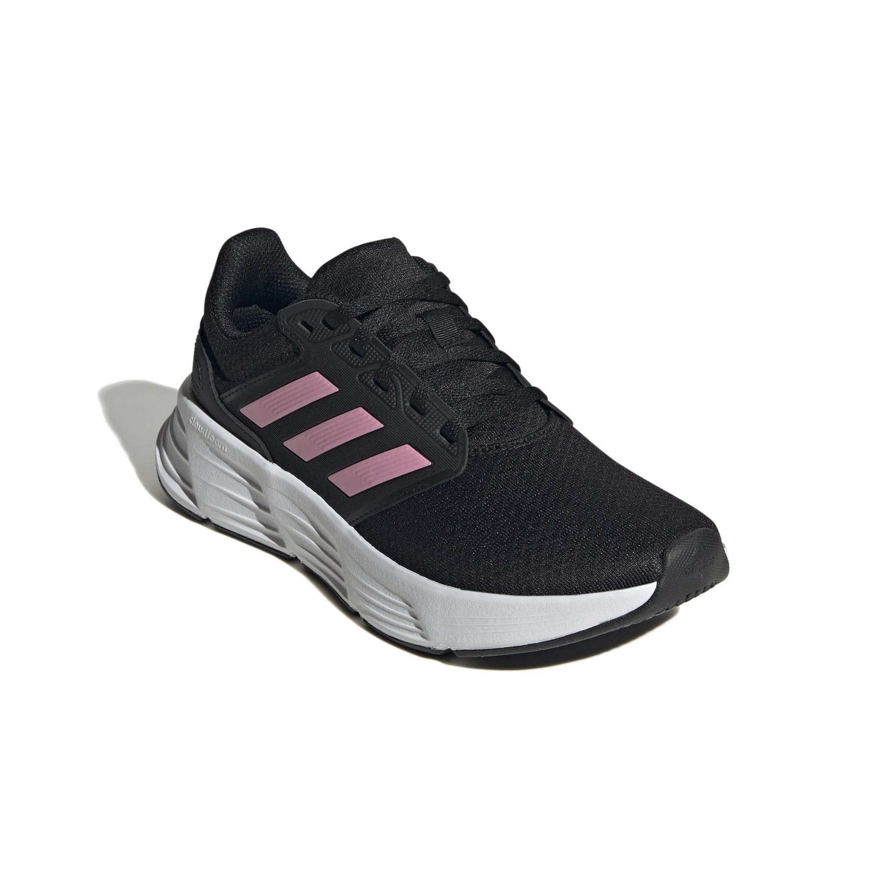 product/a/d/adidas_ie8149_6_footwear_photography_front_lateral_top_view_white.jpg